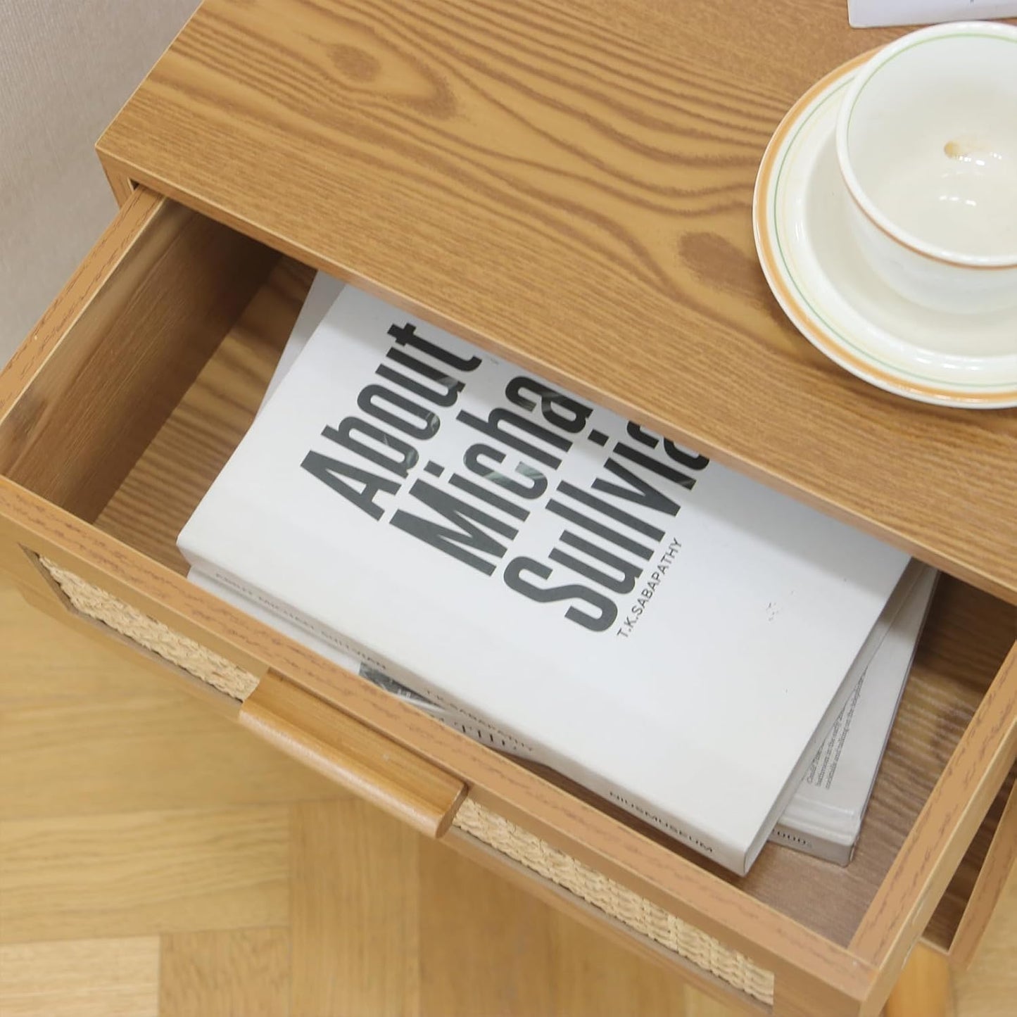 Mid Century Modern Nightstand, Rattan Bedside Table with Drawer and Open Shelf, Wood Nightstand Modern Side Table for Living Room, Bedroom and Small Space, Brown