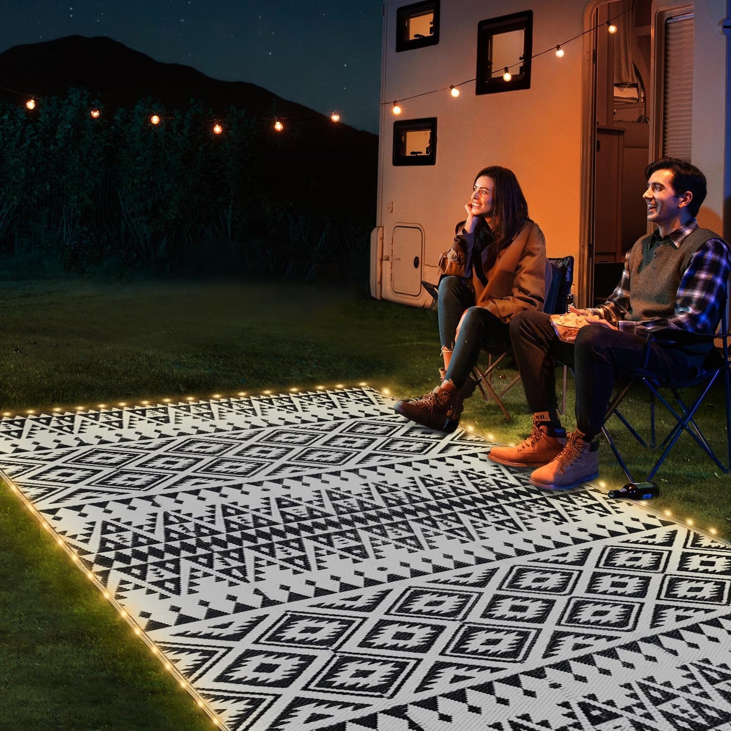 6x9ft Waterproof Outdoor Rug with LED Lights, Bohemia Reversible Plastic Straw Mat for Patio RV Camping Picnic Balcony Beach Deck Indoor Outdoor Carpet, Black&White
