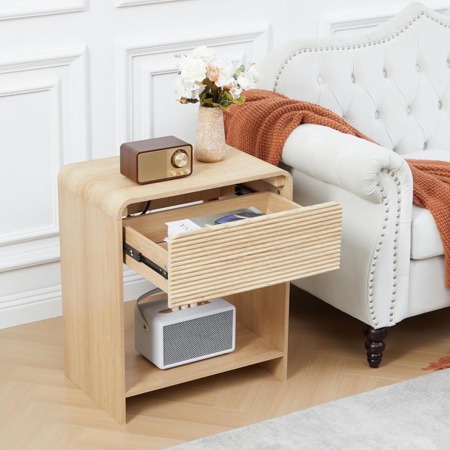 Fluted Nightstand Set of 2 with Charging Station, Modern Bed Side Table End Table with Drawer Storage, Large Wooden Night Stands Bedside for Bedroom Living Room Sofa Office, Natural 2 Sets