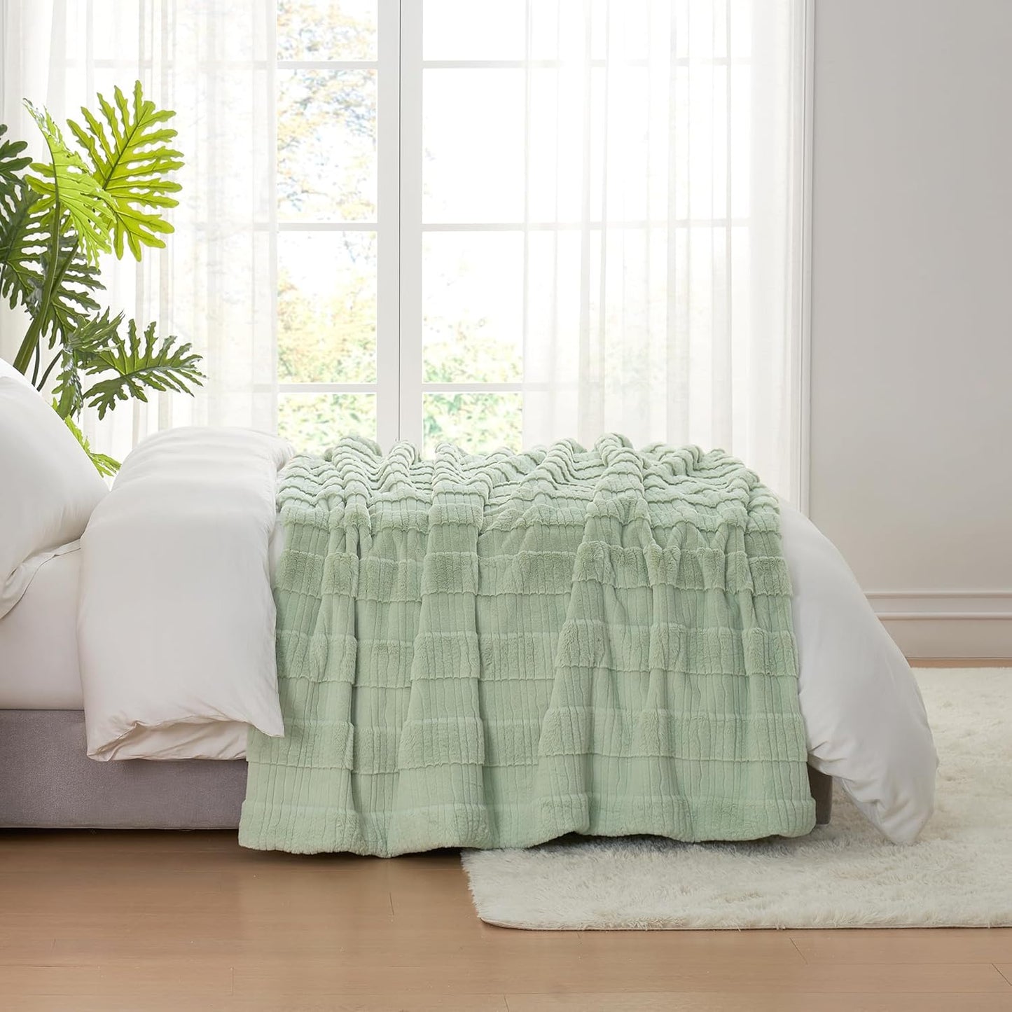 Amélie Home Luxury Striped Faux Fur Throw Blanket for Couch, Embossed Split Fur Cozy Fuzzy Fluffy Luxurious Soft Plush Sofa Chair Bed Gift Blankets for Women Men Wife Friend, 55"x70", Sage Green