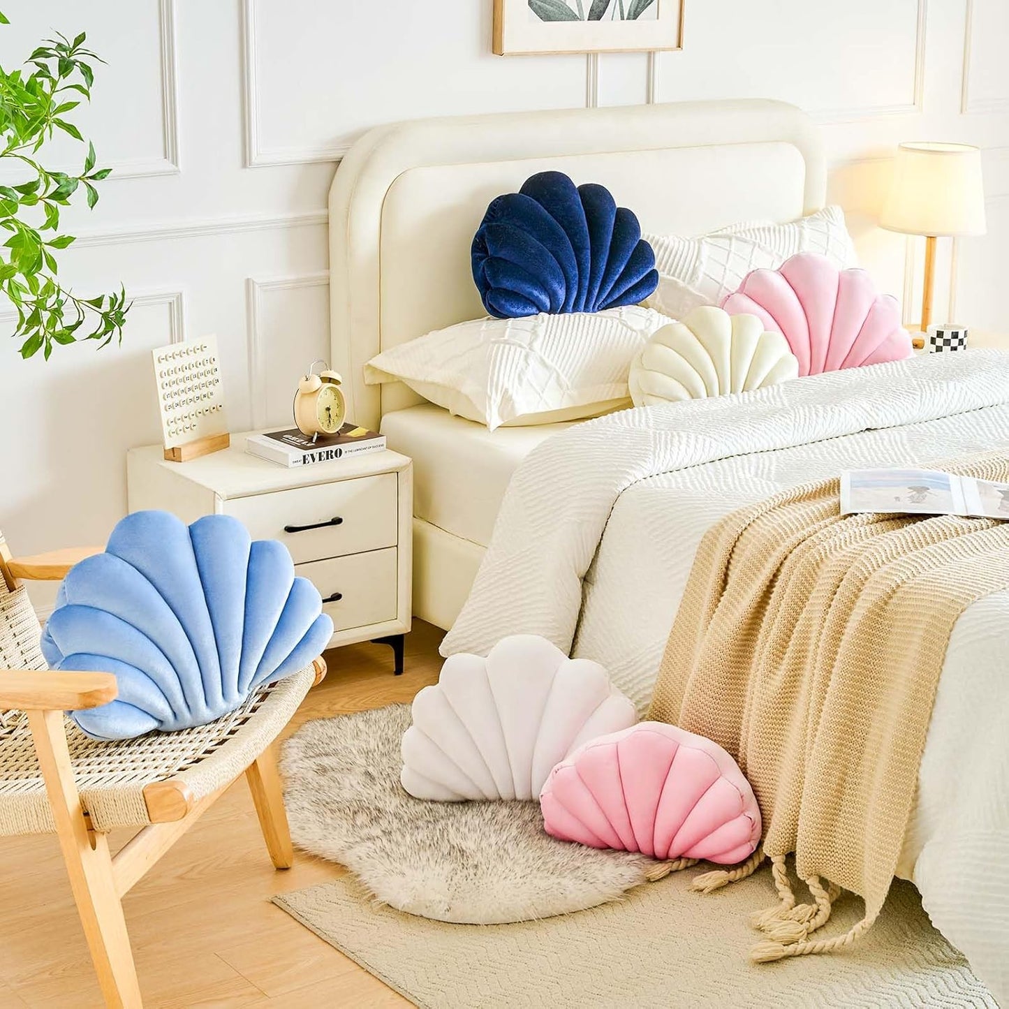 Navy Blue Seashell Throw Pillows, Shell Shaped Throw Pillows, 13 Inch Soft Velvet Home Decorative Pillow Plush Cushion for Bed Couch Living Sofa Room Decor Accent Throw Pillow