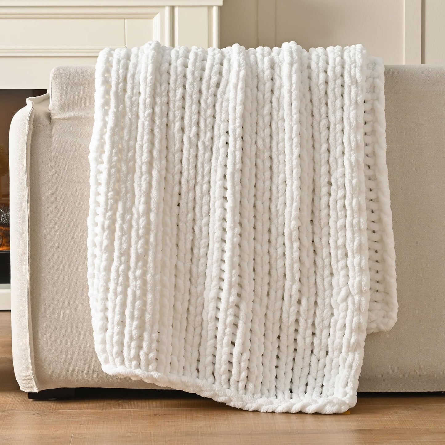 Esterra Chunky Knit Blanket Throw 40"x50", 100% Hand Knitted Chenille Throw Blanket, Cozy Soft Thick Cable Knit Throw Large Rope Knot Crochet Throw Blanket for Sofa Couch Bed, Snow White