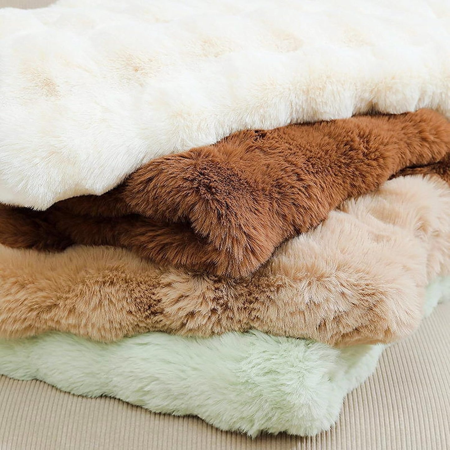 UKELER Soft Faux Fur Throw Blanket Solid Reversible Shaggy Blanket Plush Thick Fluffy Blankets Throws for Bed, Couch, Sofa, Office, Camping 50''x60'' Brown