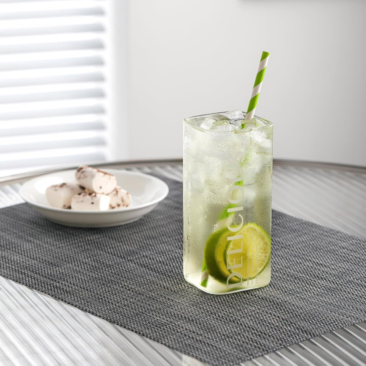 LEXMORE Placemats Set of 6 Vinyl/Plastic Woven Place Mats for Kitchen Table Indoor/Outdoor Washable Placemat Wipeable Dining Table Mats(A-Dark Gray)