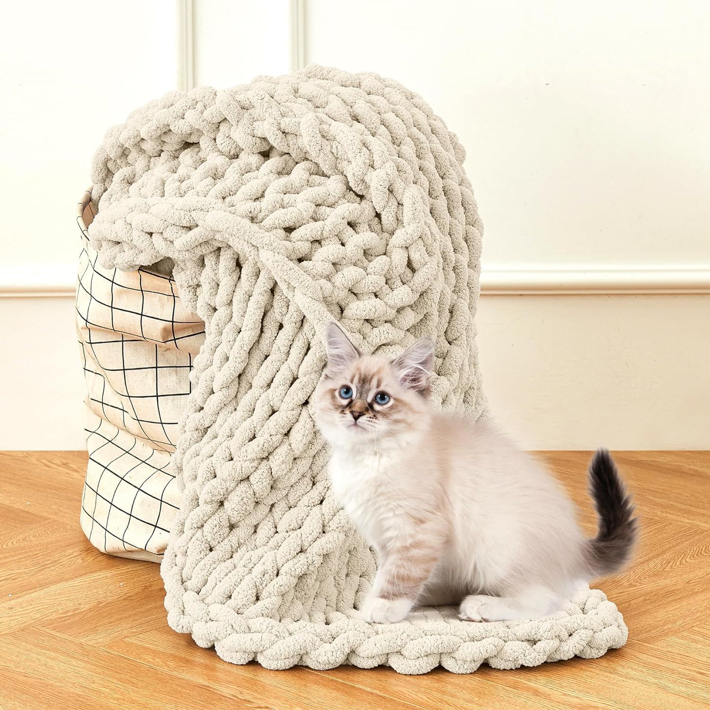 Admitrack Chunky Knit Blanket Throw, 100% Hand Knit Chenille Throw Blanket for Sofa & Home Decor, Soft and Cozy Knitted Throw Blankets (Ivory,40"x50")