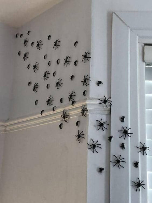 210 Pcs Halloween Spider Decorations Indoor, 4 Sizes 3D Plastic Spider Stickers Halloween Party Supplies Decorations for Home Wall Stickers Decor - Indoor Outdoor Room Window Décor