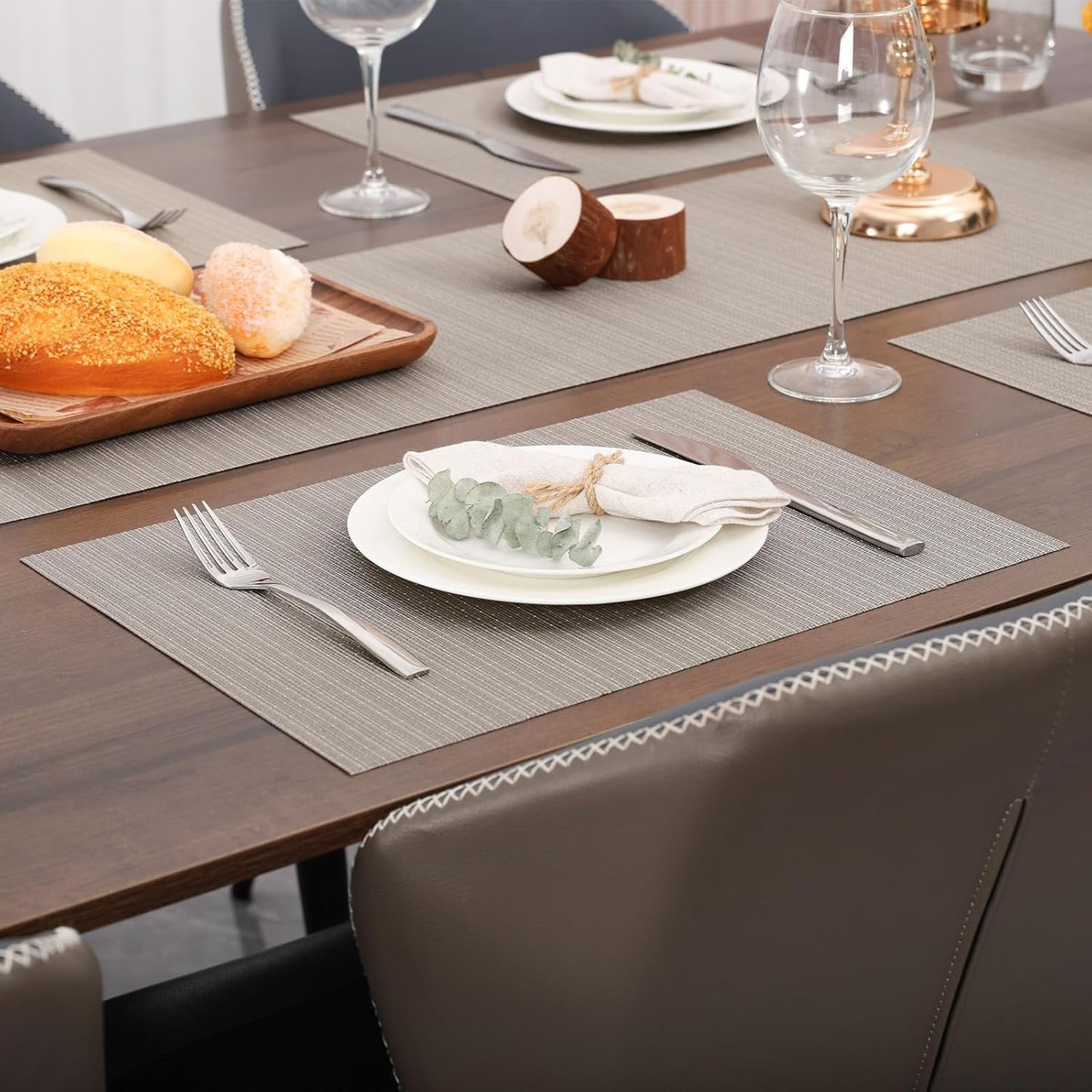 Myir JUN Placemats Set of 4, Vinyl Woven Placemats Place Mats Indoor Set of 4 Washable Table Mats Non-Slip Place mats for Dining Table (Golden Silver, Set of 4)