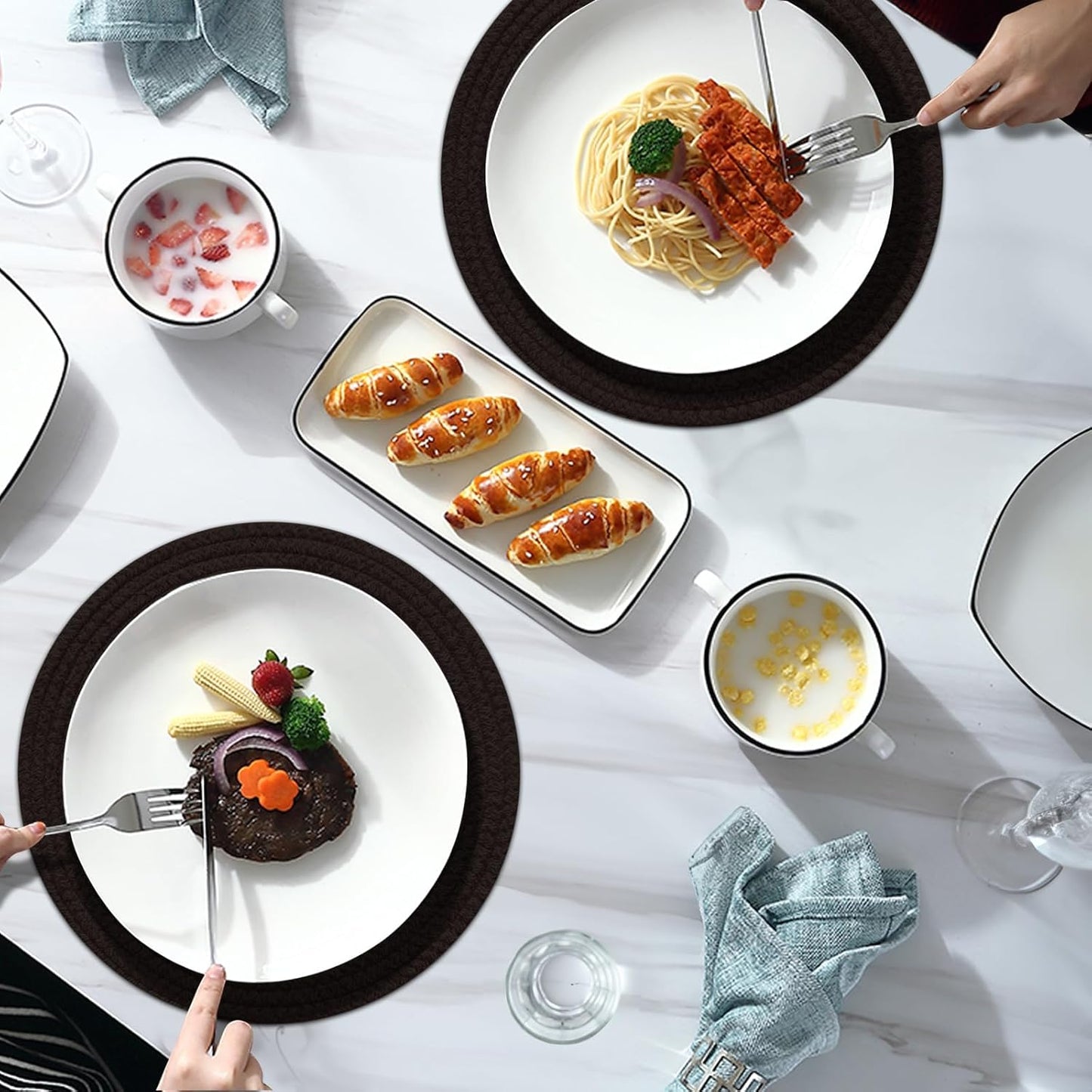 Round Placemats Set of 6, Cotton Rope Woven Table Mats, Hot Pads for Kitchen, Non Slip Heat Resistant Place Mats, 13 Inches Braided Placemat for Farmhouse Decor and Kitchen Table Decor (Black)