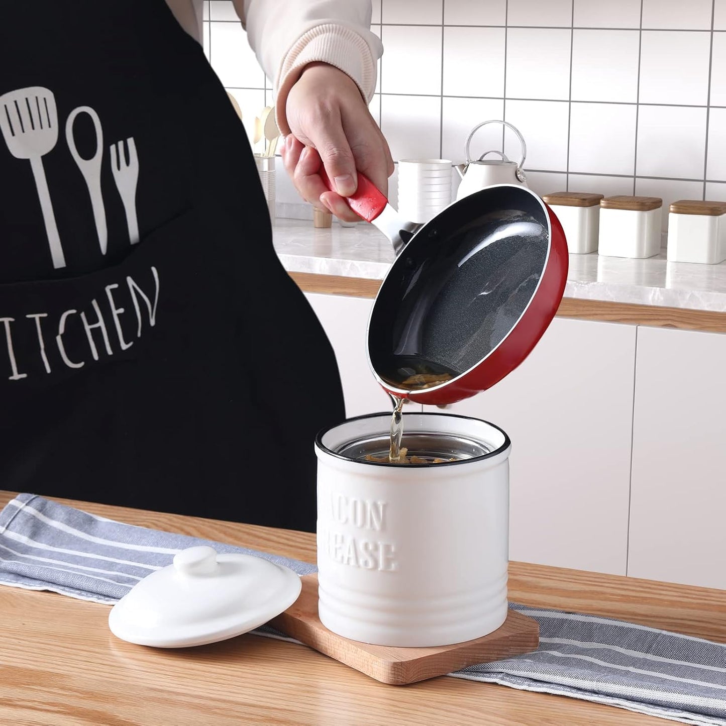 Ceramic Bacon Grease Container Keeper with Strainer,1L Frying Oil Storage Can White