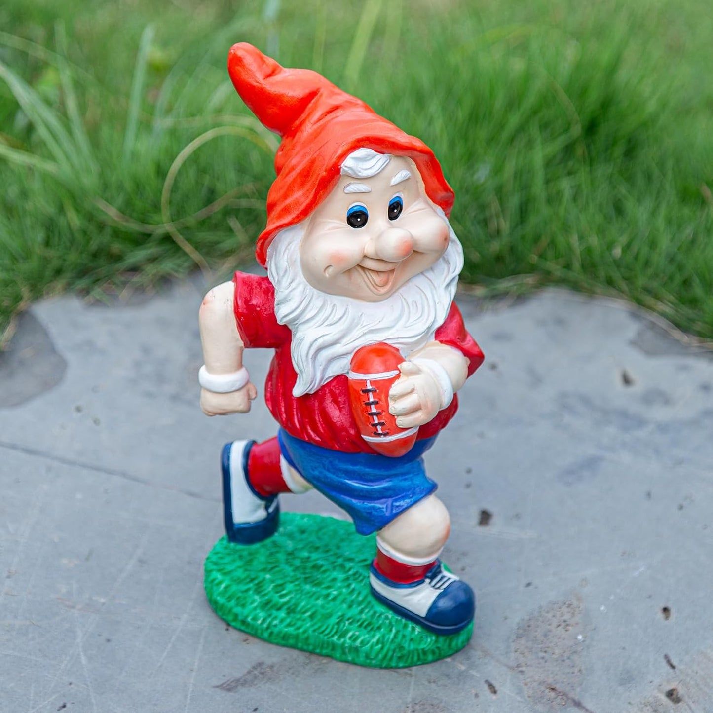 Outdoor Gnome Sculpture Garden Gnome Rugbyl Player Statue, 9.8" Tall Resin Outdoor Decoration, Red and Blue Sports Theme The for Rugby Enthusiasts
