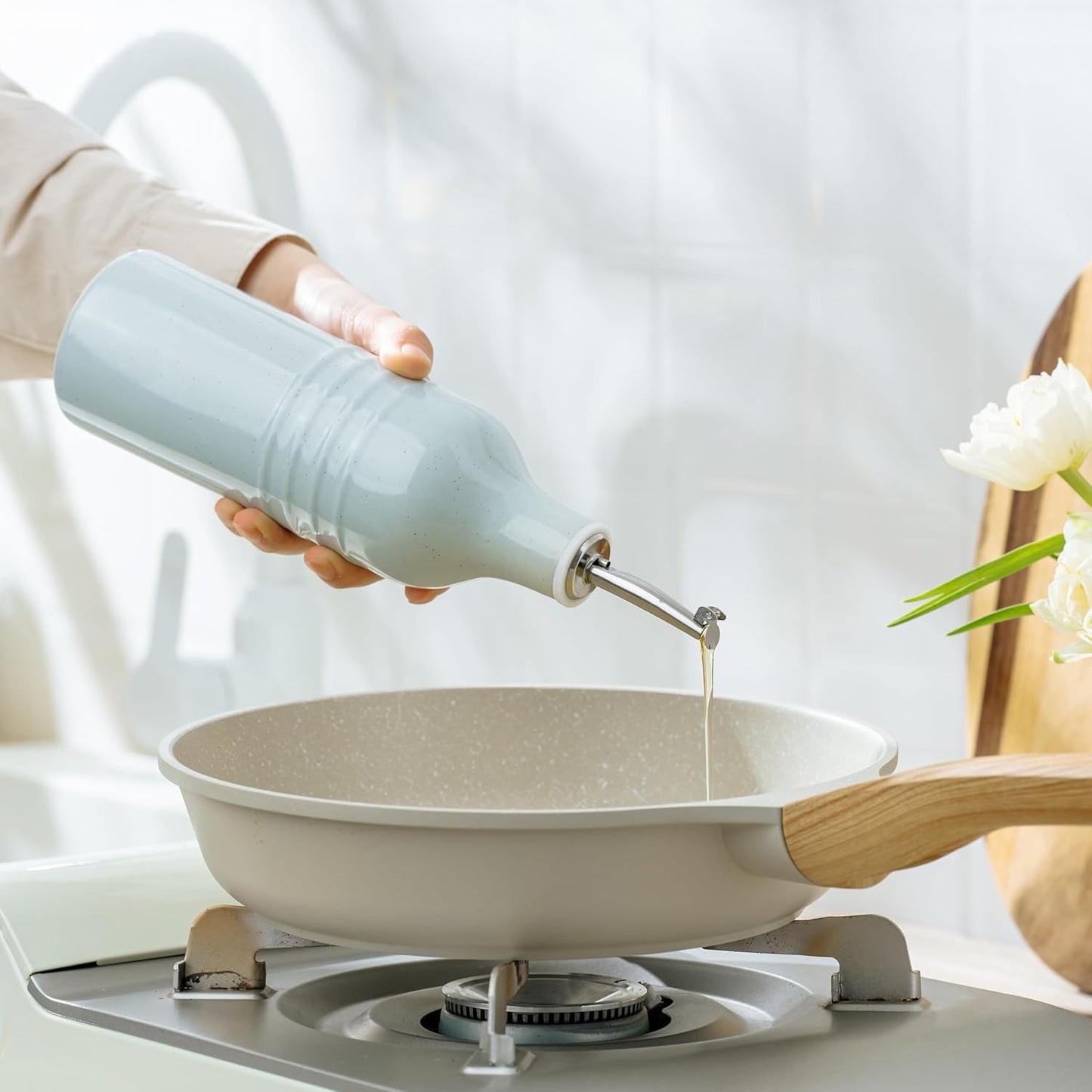 famiware Jupiter 16oz Ceramic Olive Oil Dispenser Bottle, 1 Piece Oil Dispenser for Kitchen with Stainless Steel Pourers, Suitable for Storage Vinegar, Soy Sauce, Coffee Syrup, Light Blue