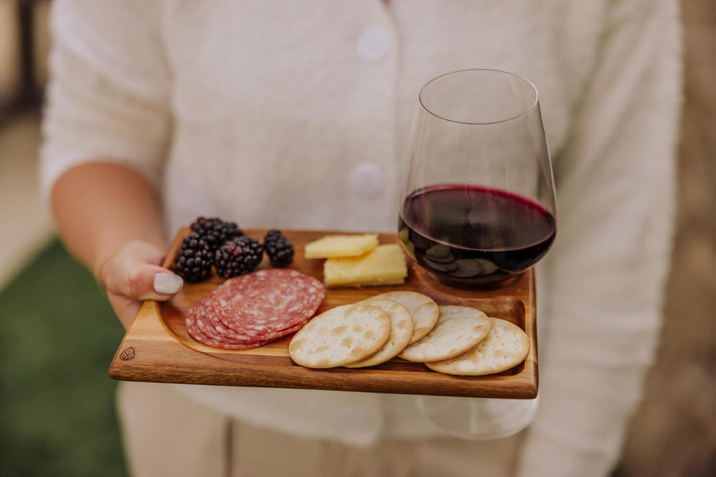 PICNIC TIME Rectangle Wine Appetizer Plates Set of 4, Cocktail Plate with Glass Holder, Cheese Board with Wine Holder, (Acacia Wood)