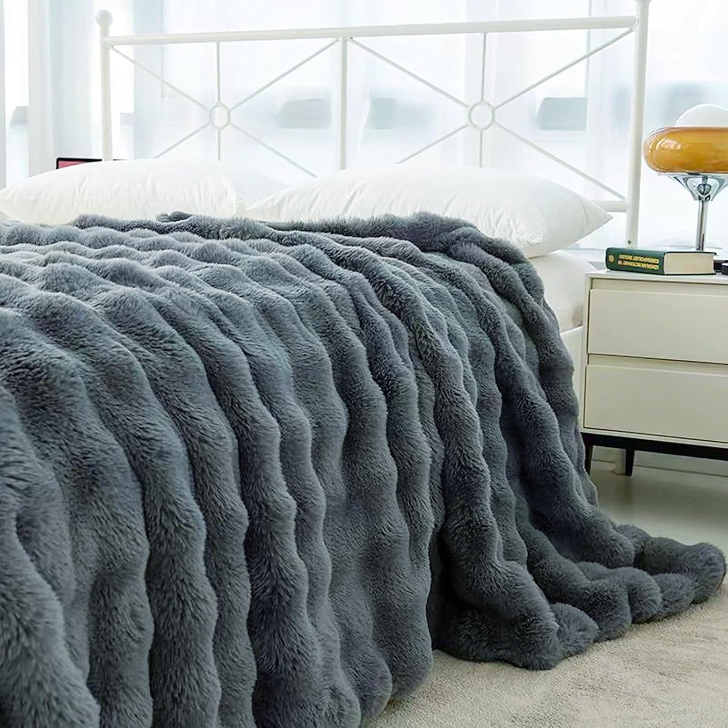 UKELER Soft Faux Fur Throw Blanket Large Solid Reversible Shaggy Blanket Plush Thick Fluffy Blankets Throws for Bed, Couch, Sofa, Office, Camping 60''x80'' Dark Grey
