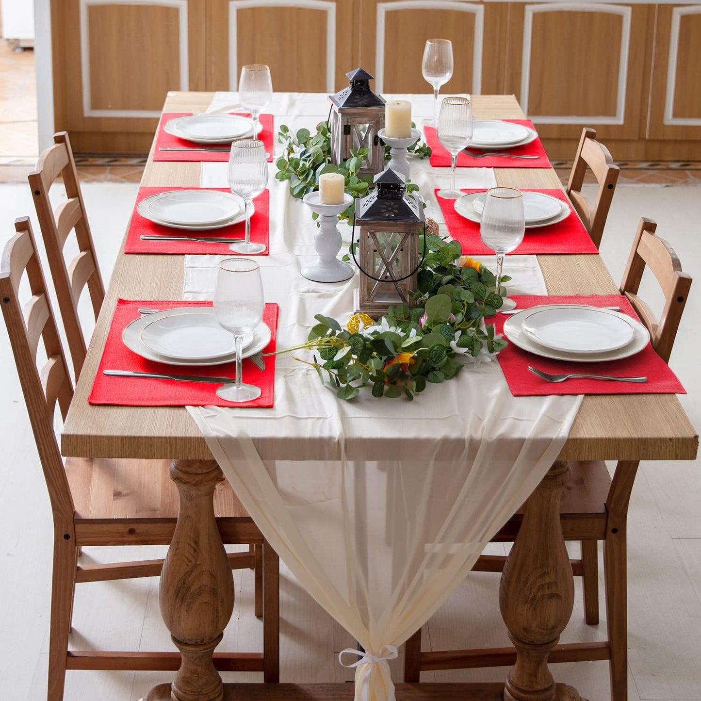 Cloth Placemats Set of 8, Linen Type Fabric Placemats Machine Washable Heat Resistant Placemats Wrinkle Free Thick Polyester Kitchen Place Mats for Dining Table (Red)