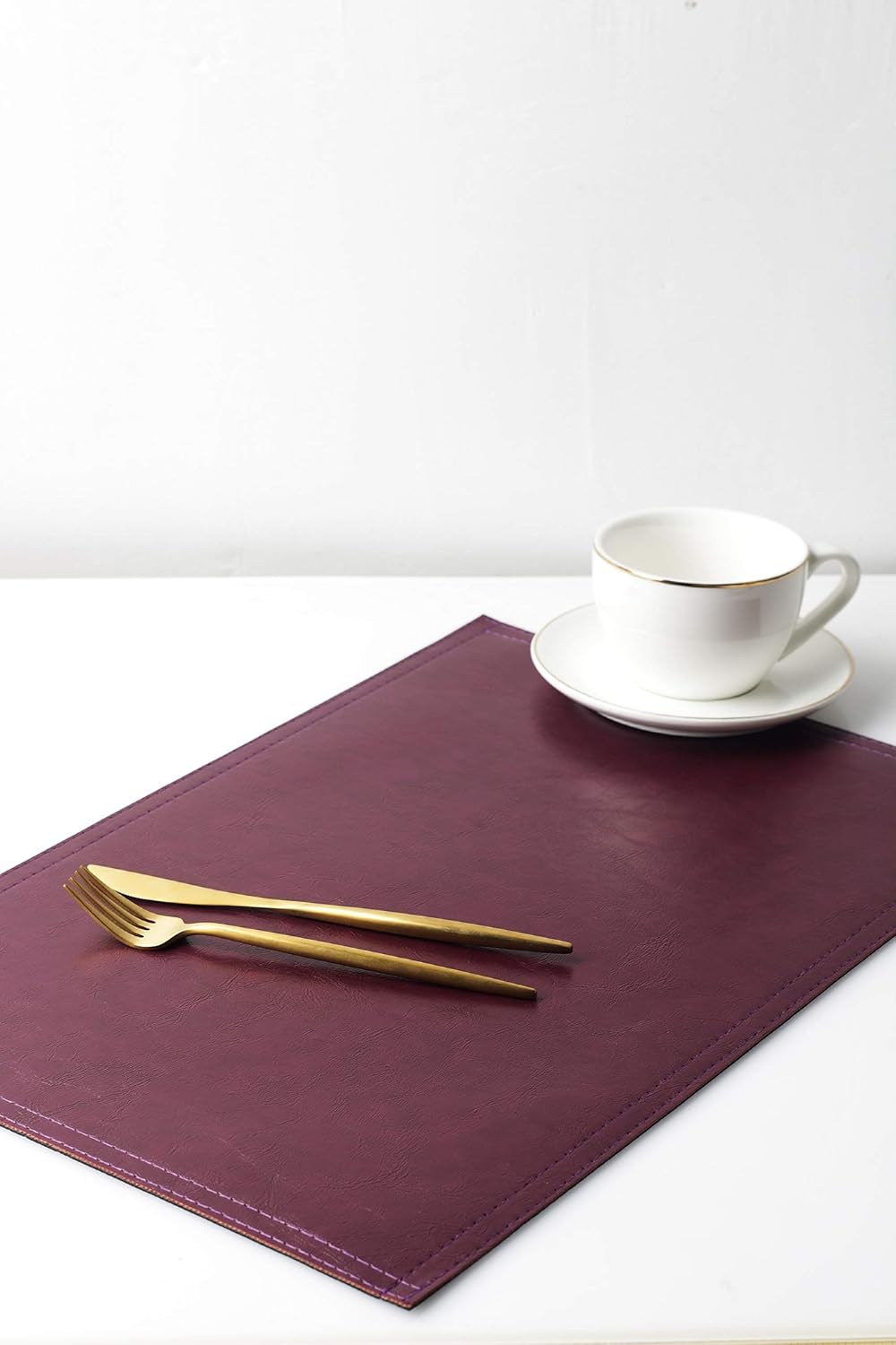 Waterproof PU Placemats, Faux Leather Dining Table Mat, Set of 6, Easy to Wipe Off Scrub Vinyl Mat, Heat & Stain Resistant for Office Conference Table, Home Decor