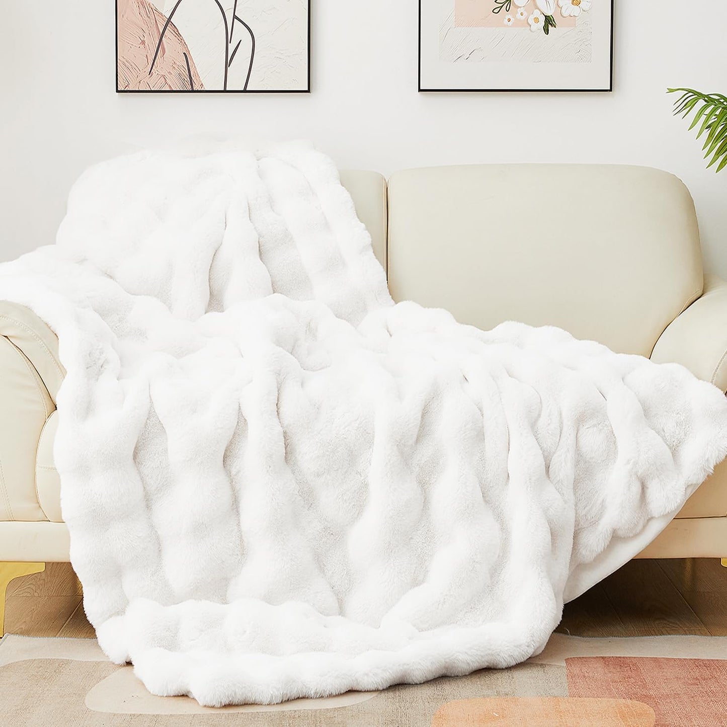 Latepis Faux Fur White Blanket Cozy Thick Bubble Throw for Couch Sofa Bedroom Furry Soft Warm Luxury Twin Blanket for Bed 60x80 Inch, 860gsm