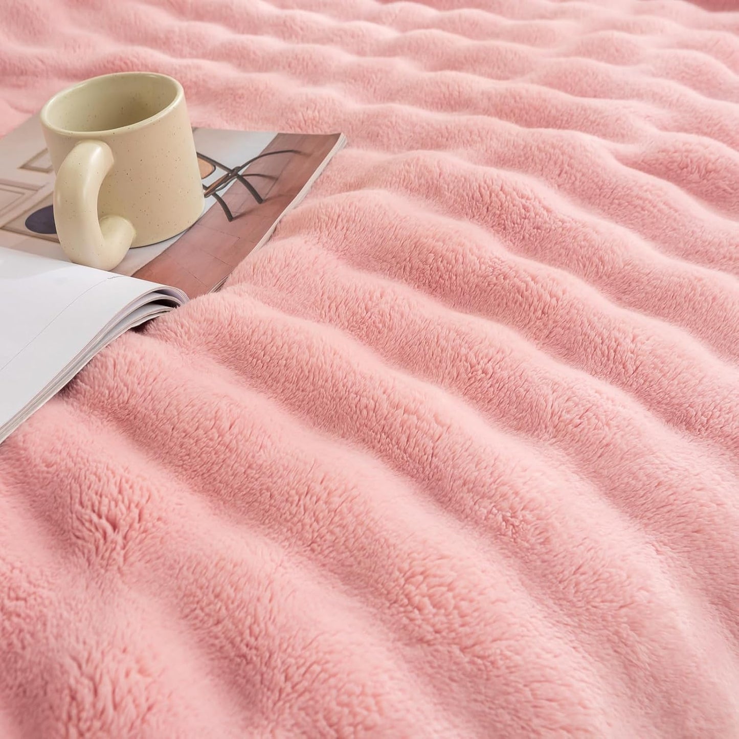 YUSOKI Luxury 3D Bubble Throw Blanket 2lb,All Ages,Home Decoration, (Light Pink,50 * 60inches)