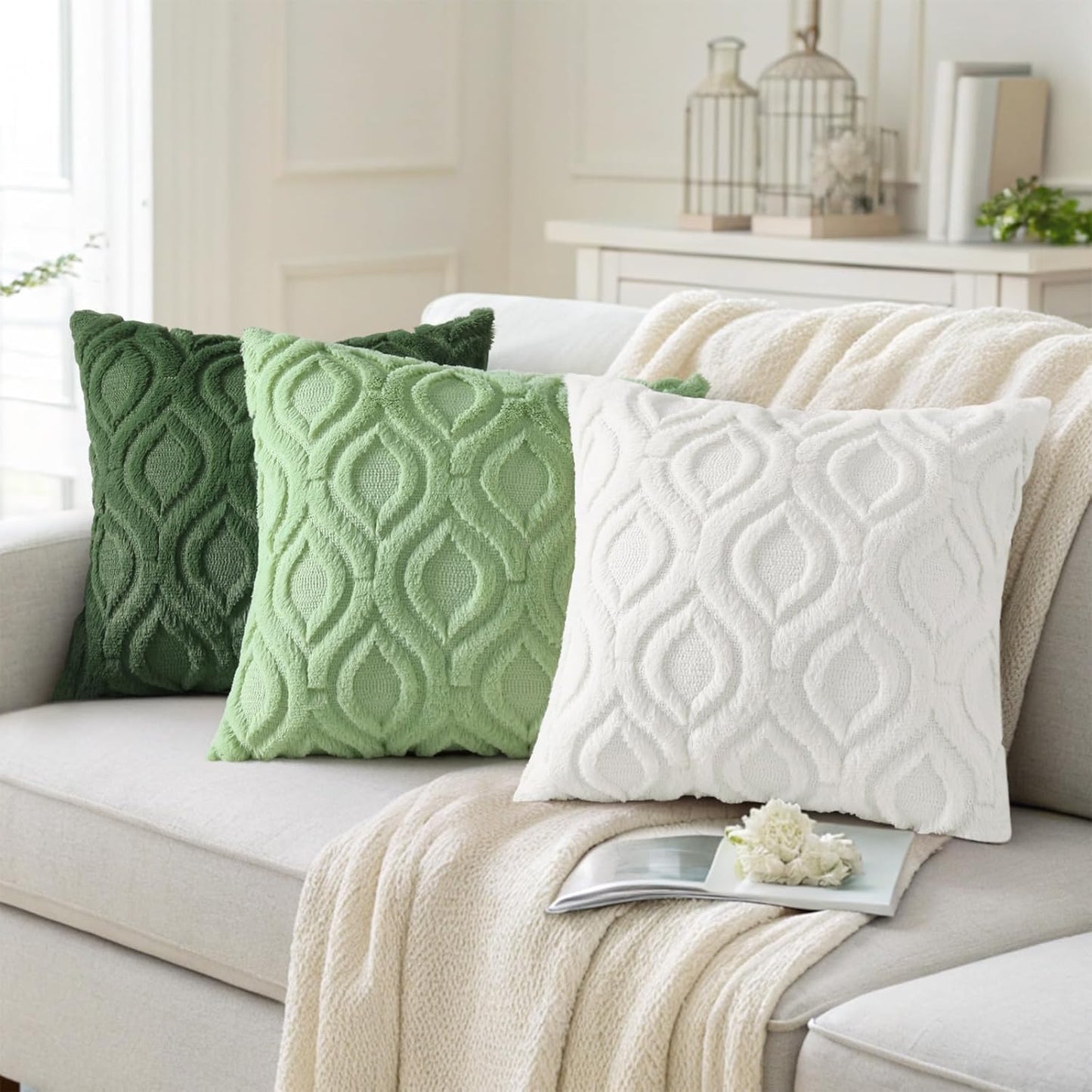 decorUhome Throw Pillow Covers 22x22 Inch Set of 2, Soft Plush Decorative Faux Fur Cream Beige Solid Couch Pillow Covers, Accent Farmhouse Neutral Square Euro Pillow Cases for Sofa Bed Living Room