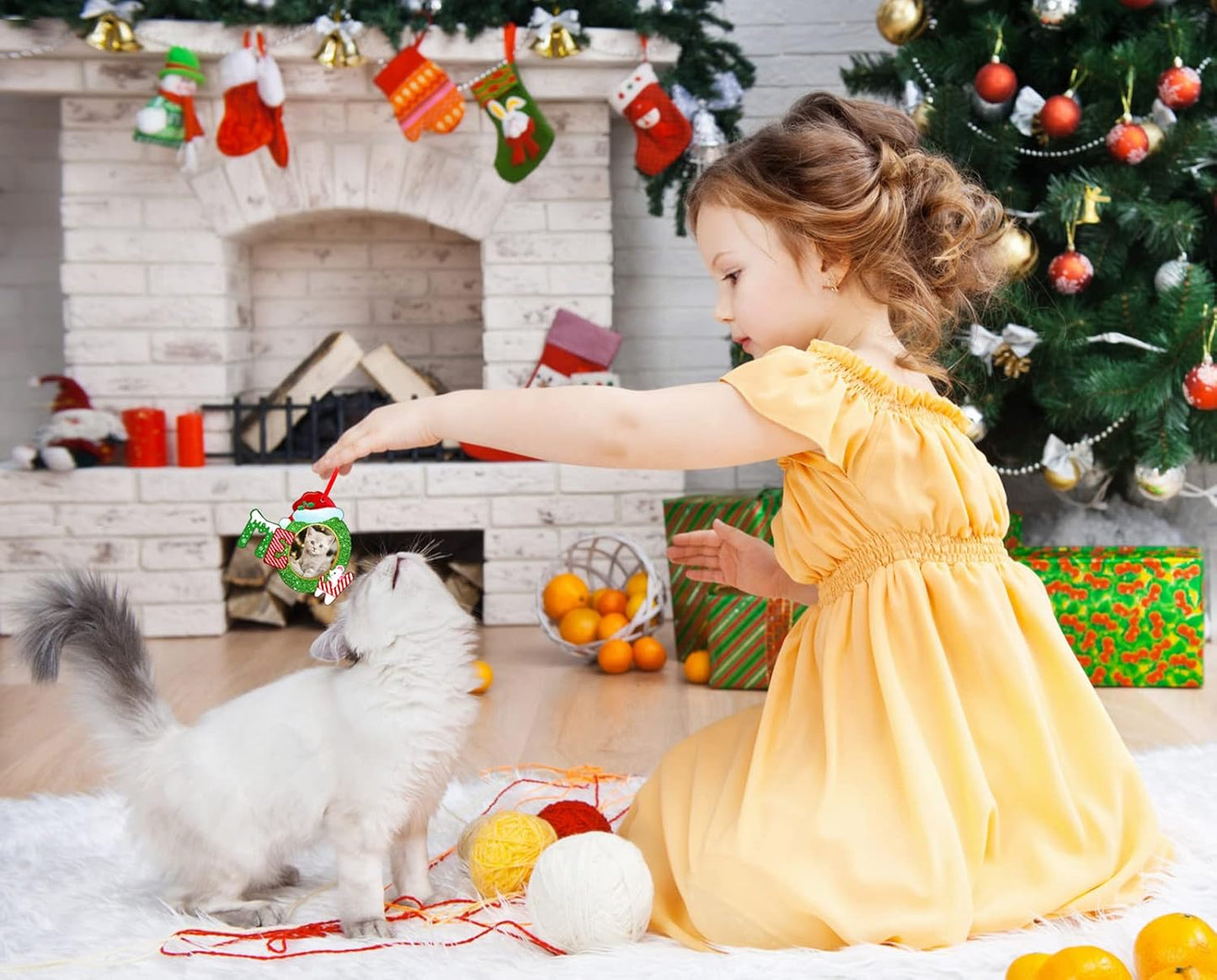 Whatsign Cat Picture Frame Ornaments - Christmas Hanging Keepsake Decoration for Christmas Tree Pet Personalized Ornaments for Cat Kitty Pet Lovers Gifts