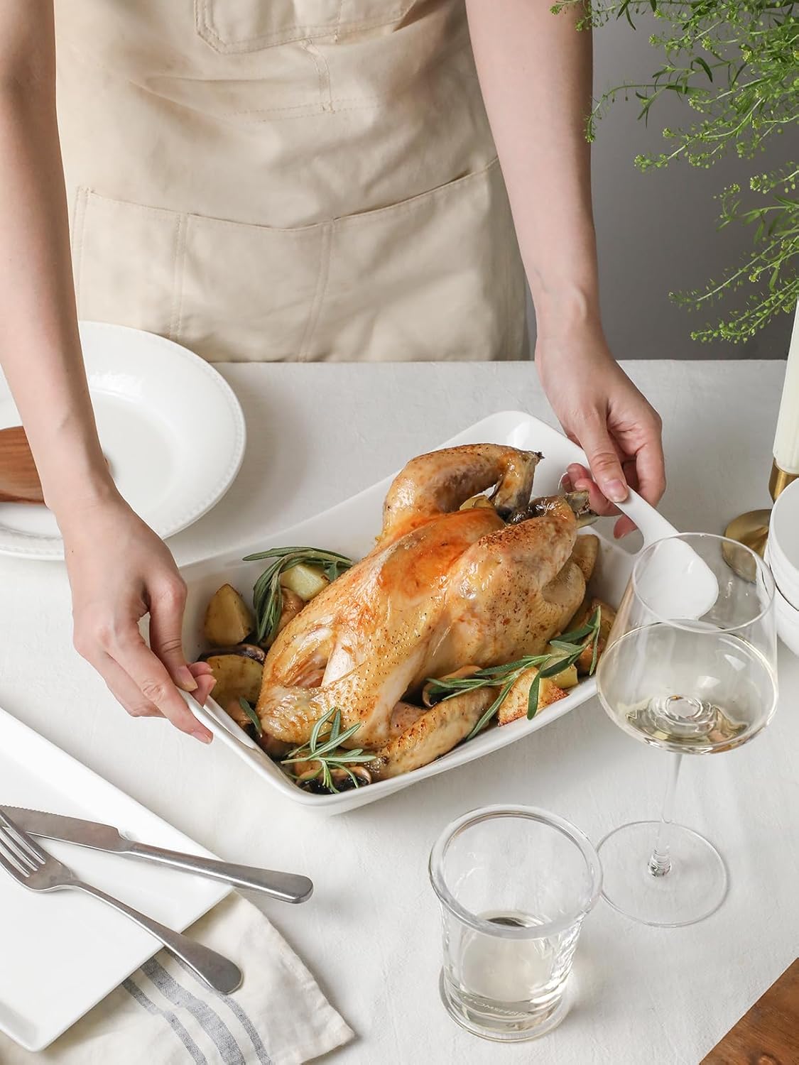 Kanwone Large Serving Bowls with Handles, White Serving Dishes For Entertaining, 1.8 Quarts Porcelain Bowl Set for Turkey, Fruit, Salad, Rectangle Serving Platter for Parites, Thanksgiving, Set of 2