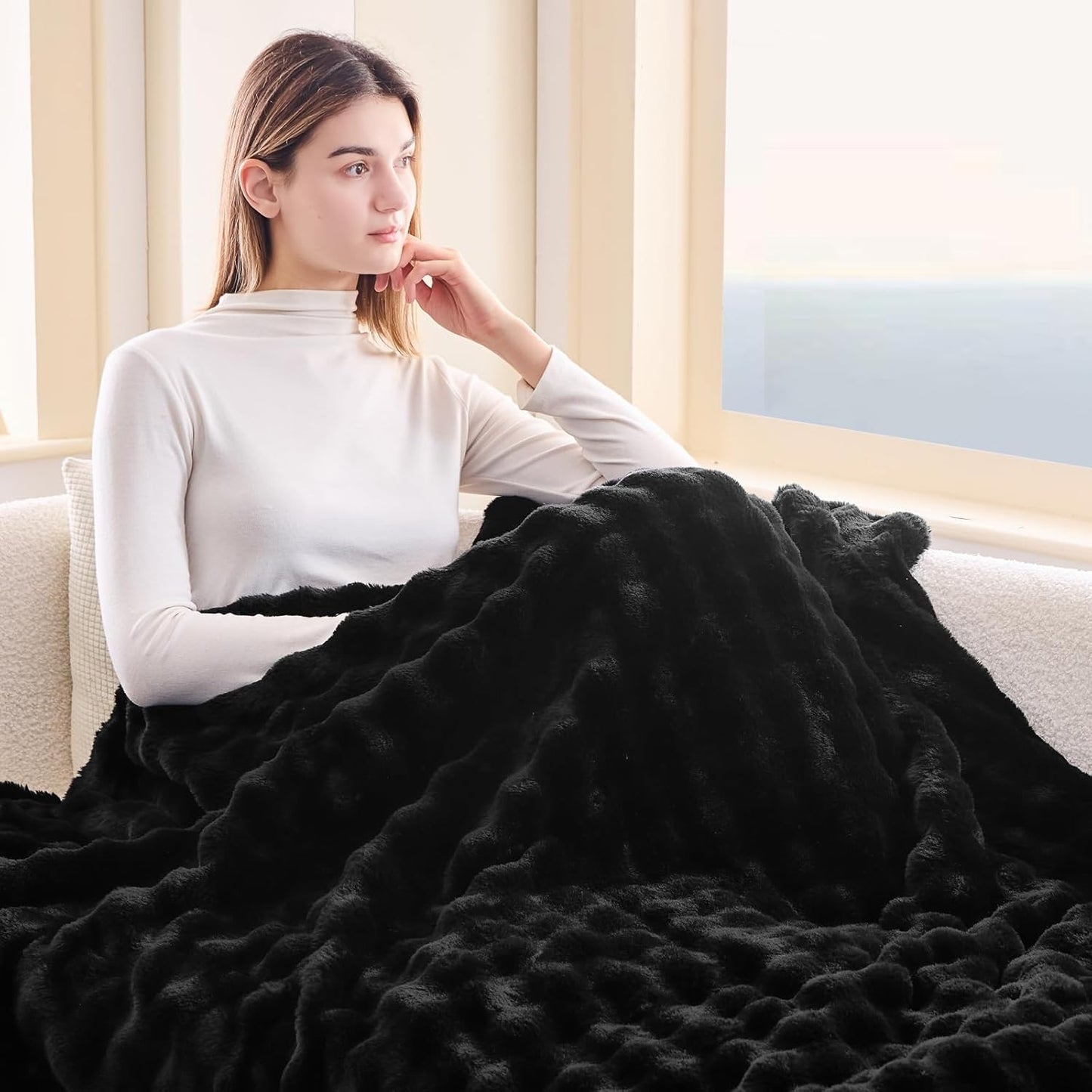 NEWCOSPLAY Faux Fur Throw Blanket Black Bubble Blanket Thick Warm Soft for Couch Sofa Bed 550GSM (Black, Throw(50"x60"))