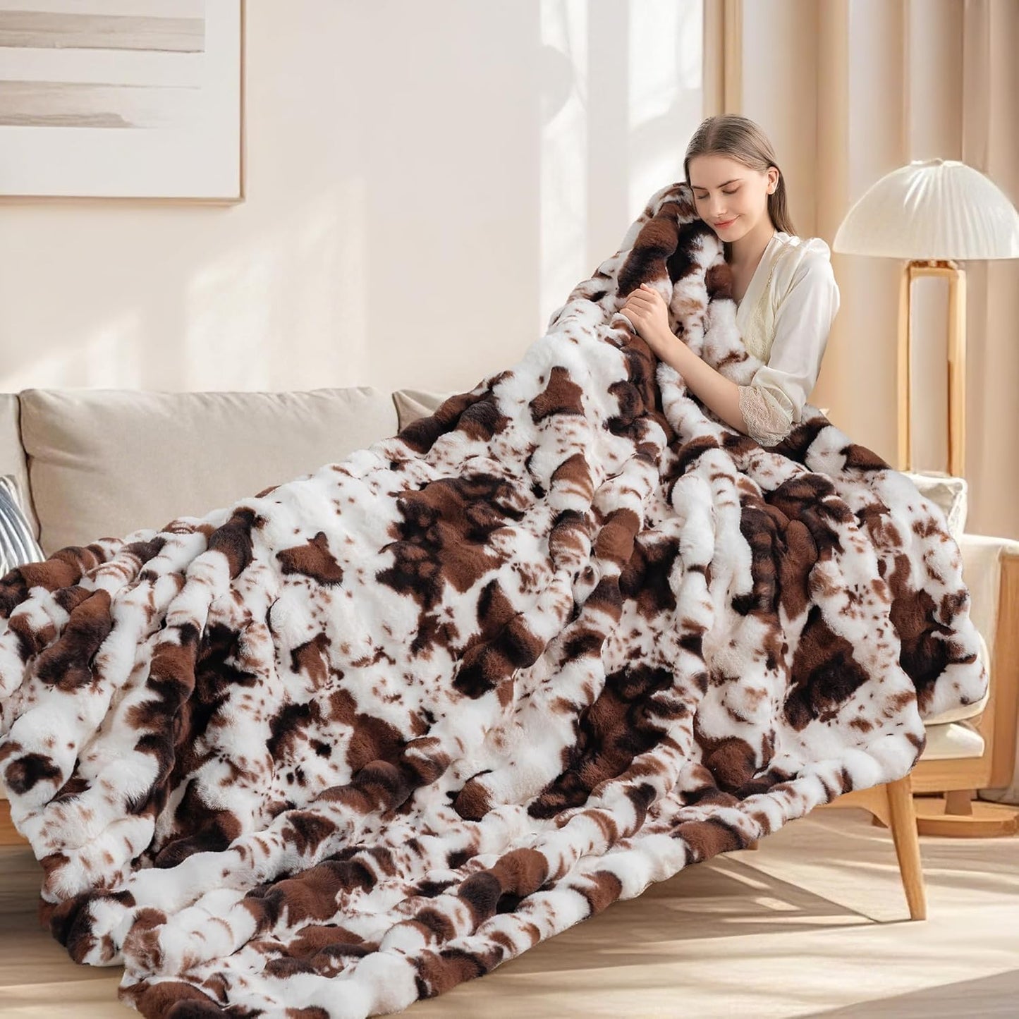 Touchat Cow Print Blanket for Couch, Faux Fur Throw Blanket, Super Heavy Warm Cozy Blankets for Bed Sofa, Bubble Plush Fuzzy Soft Mink Blanket for Living Room Bedroom, Cow Brown