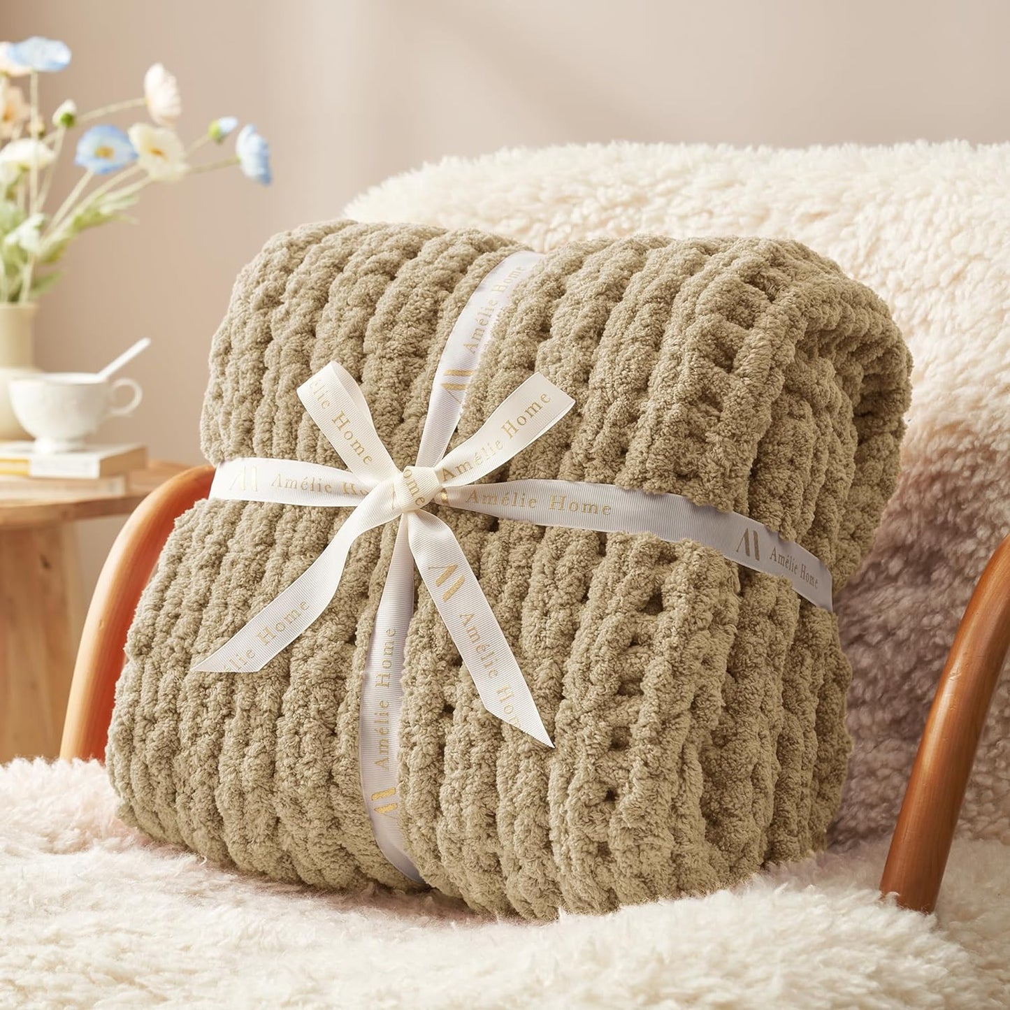 Amélie Home Chunky Knit Throw Blanket for Couch, Soft Chenille Crochet Blanket for Children, 40"x50", Beige