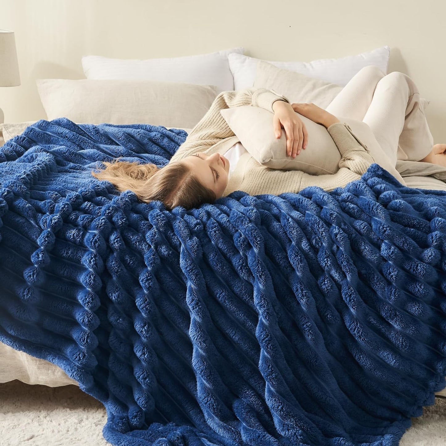 NEWCOSPLAY Super Soft Twin Blanket Navy Premium Silky Flannel Fleece 3D Ribbed Jacquard Lightweight Bed Blanket All Season Use (Navy Ribbed, Twin(60"x80"))