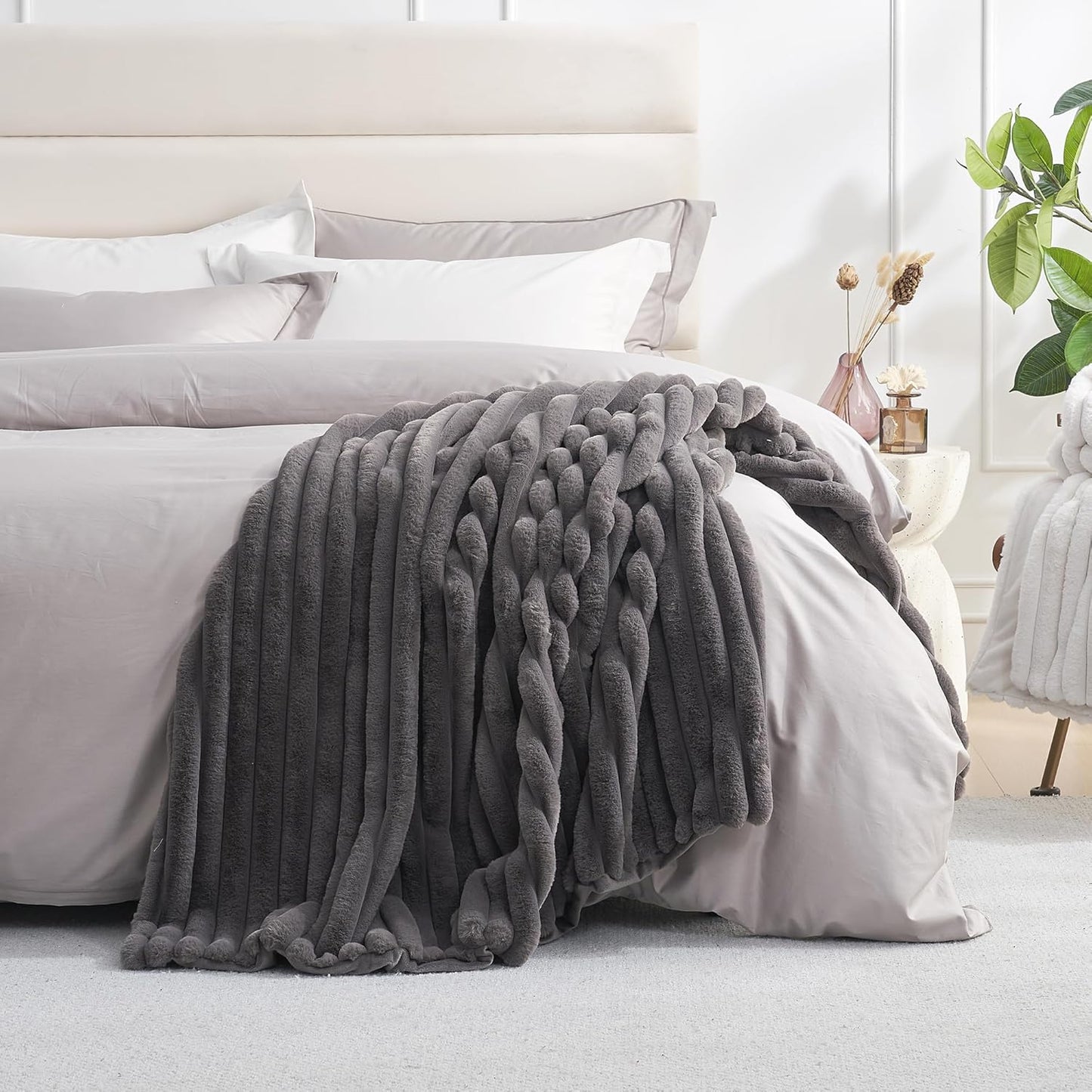 Amélie Home Faux Fur Throw Blanket for Couch, Cozy Fuzzy Fluffy Fur Luxurious Soft Striped Plush Gift Blankets for Family Sofa Chair Bed Living Room Bedroom, 55"x70", Charcoal Grey