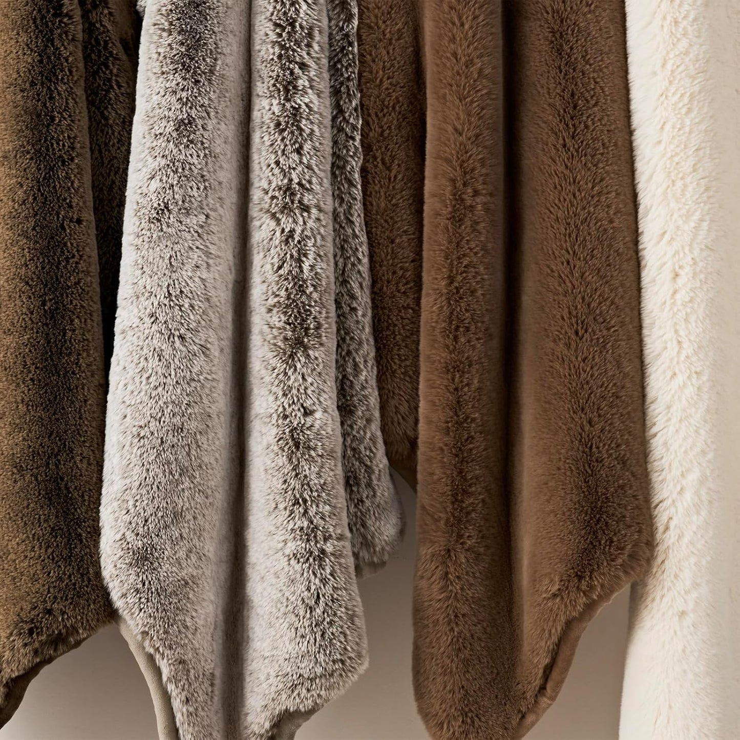 Luxury Soft Faux Chinchilla Fur Throw Blanket for Couch, Warm Thick Heavy Winter Throw Blanket 1220GSM for Bed, Fluffy Cozy Mink Blanket with Reversible Velvet, Champagne Fawn, 50"x60"