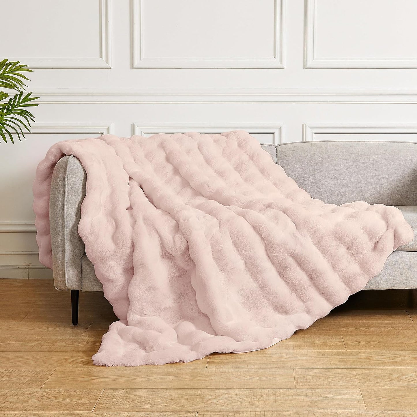 Pink Faux Fuzzy Fur King Size Throw Blanket 90x108 Cozy Furry Throw Rabbit Fur Blanket for Bed Soft Fluffy Blanket King for Living Room Bedroom Home Gifts 1000 GSM