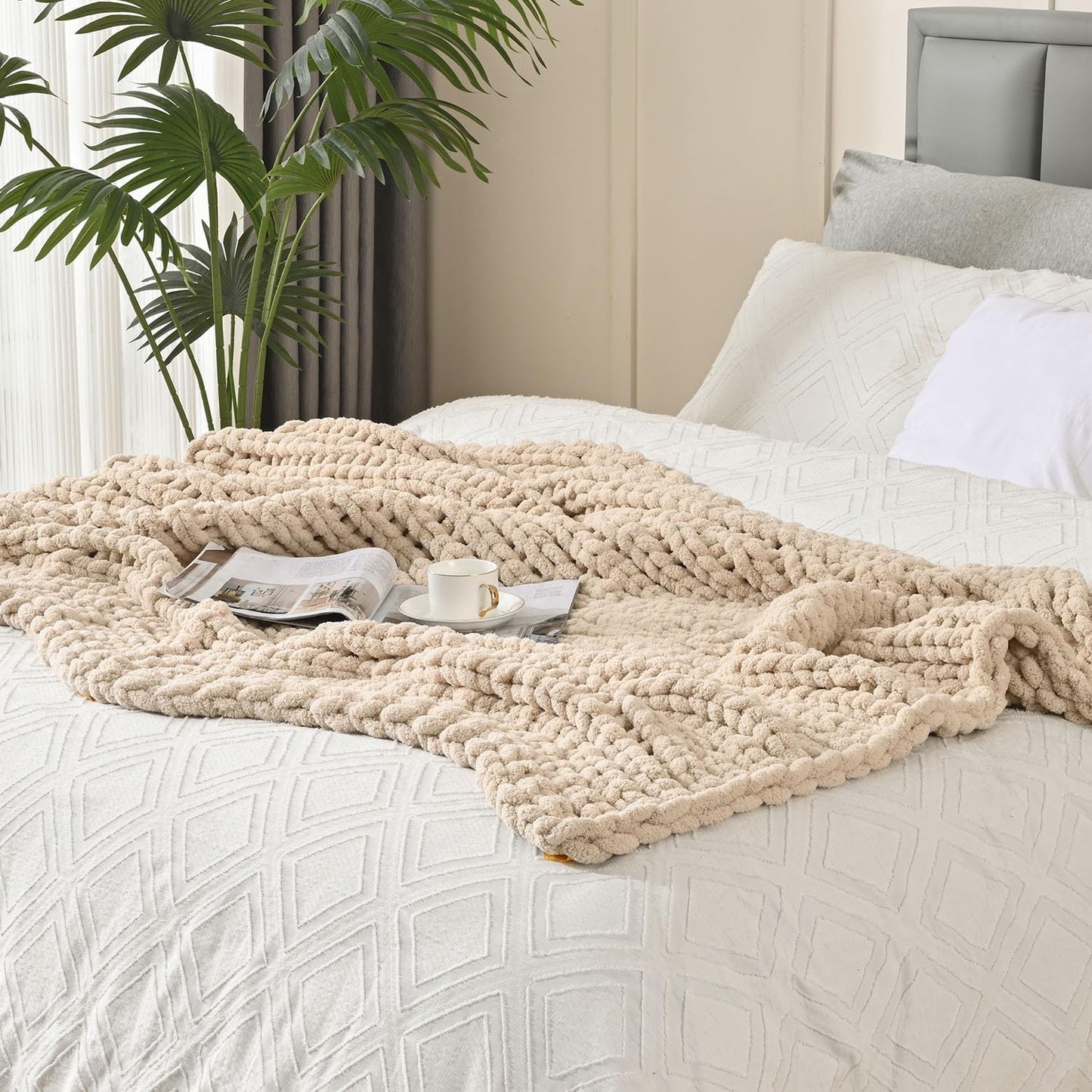 Esterra Chunky Knit Blanket Throw 50"x60", 100% Hand Knitted Chenille Throw Blanket, Cozy Soft Thick Cable Knit Throw Large Rope Knot Crochet Throw Blanket for Sofa Couch Bed, Sandshell/Oatmeal