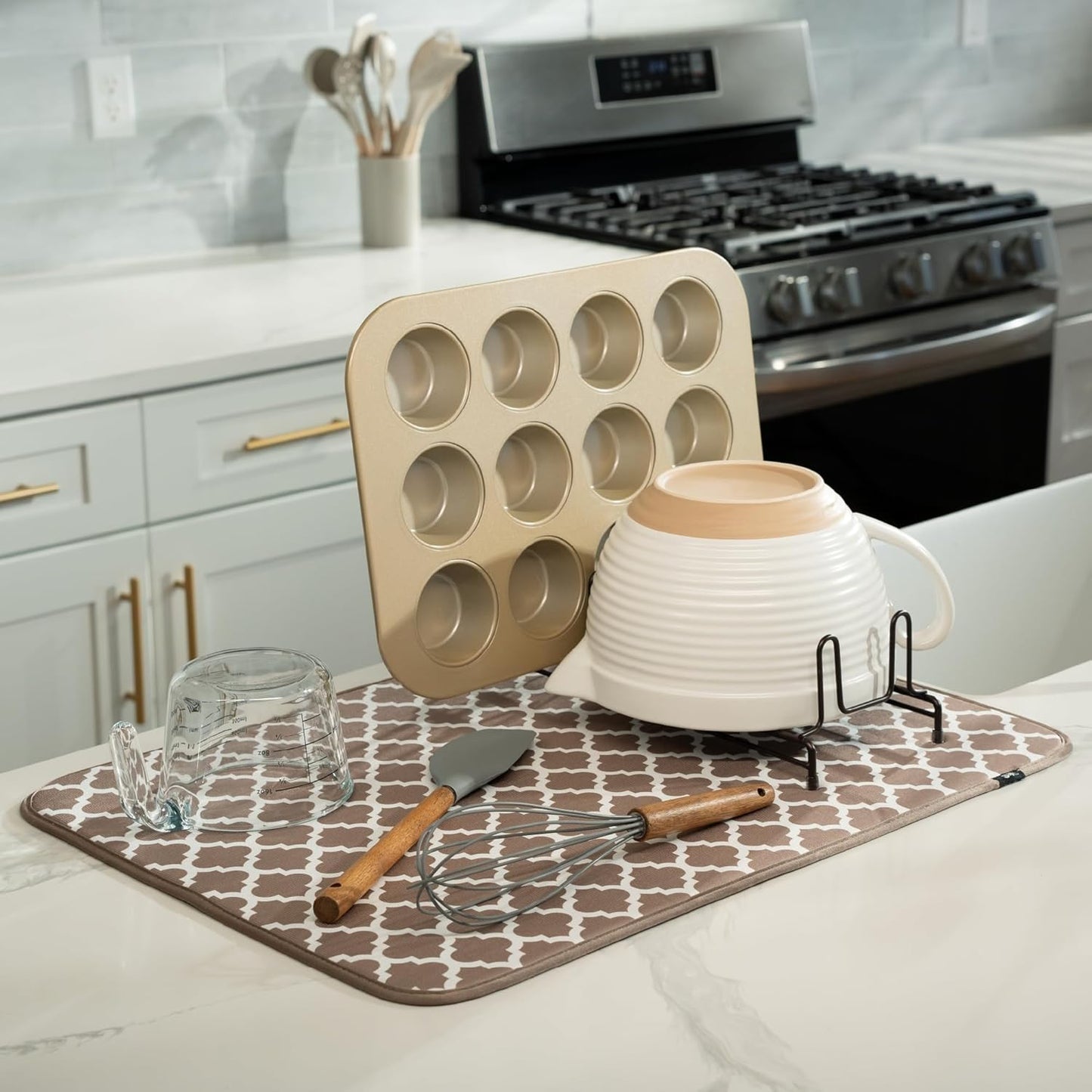 S&T INC. Dish Drying Mat XL, 18” x 24”, Absorbent Microfiber Kitchen Counter Mat, Dish Drying Pad for Dishes, Utensils, Pots and Pans, Extra Large, Taupe Trellis