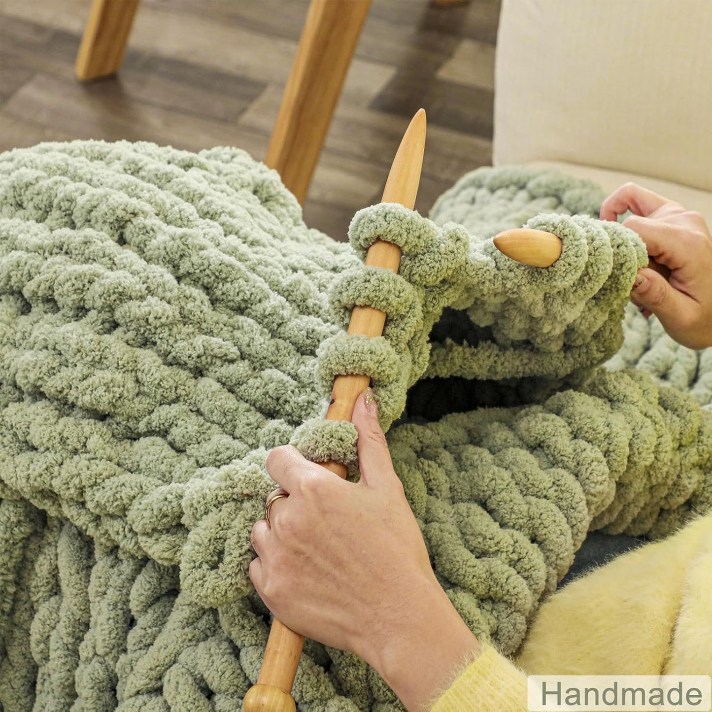 WESHIONGOO Chunky Knit Blanket Throw 50"×60" Knitted Throw Blankets for Couch Bed Fluffy Soft Blanket with Jumbo Chenille Yarn Thick 100% Handmade (Sage Green)