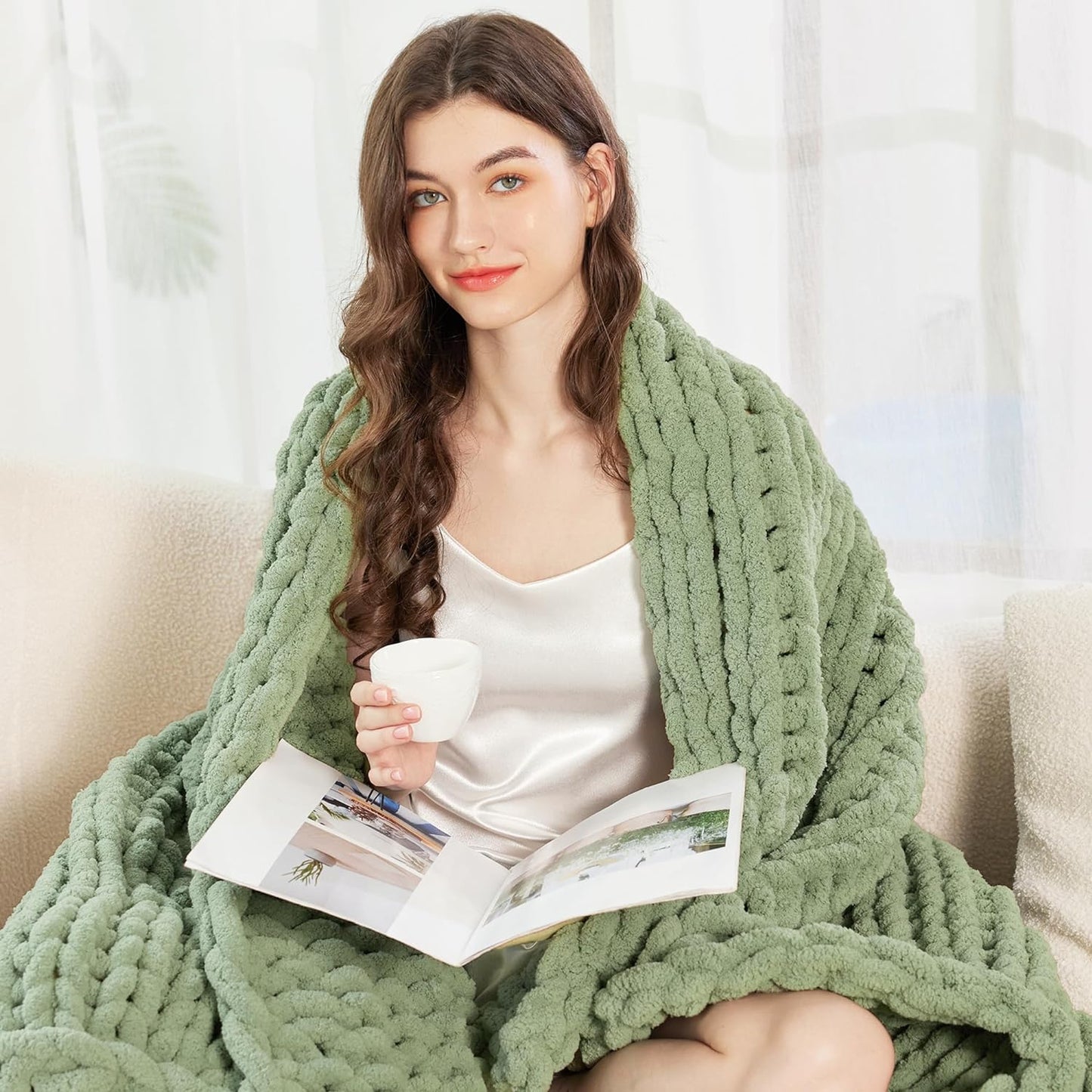 Admitrack Chunky Knit Blanket Throw, 100% Hand Knit Chenille Throw Blanket for Sofa & Home Decor, Soft and Cozy Knitted Throw Blankets (Sage Green，40"x50")