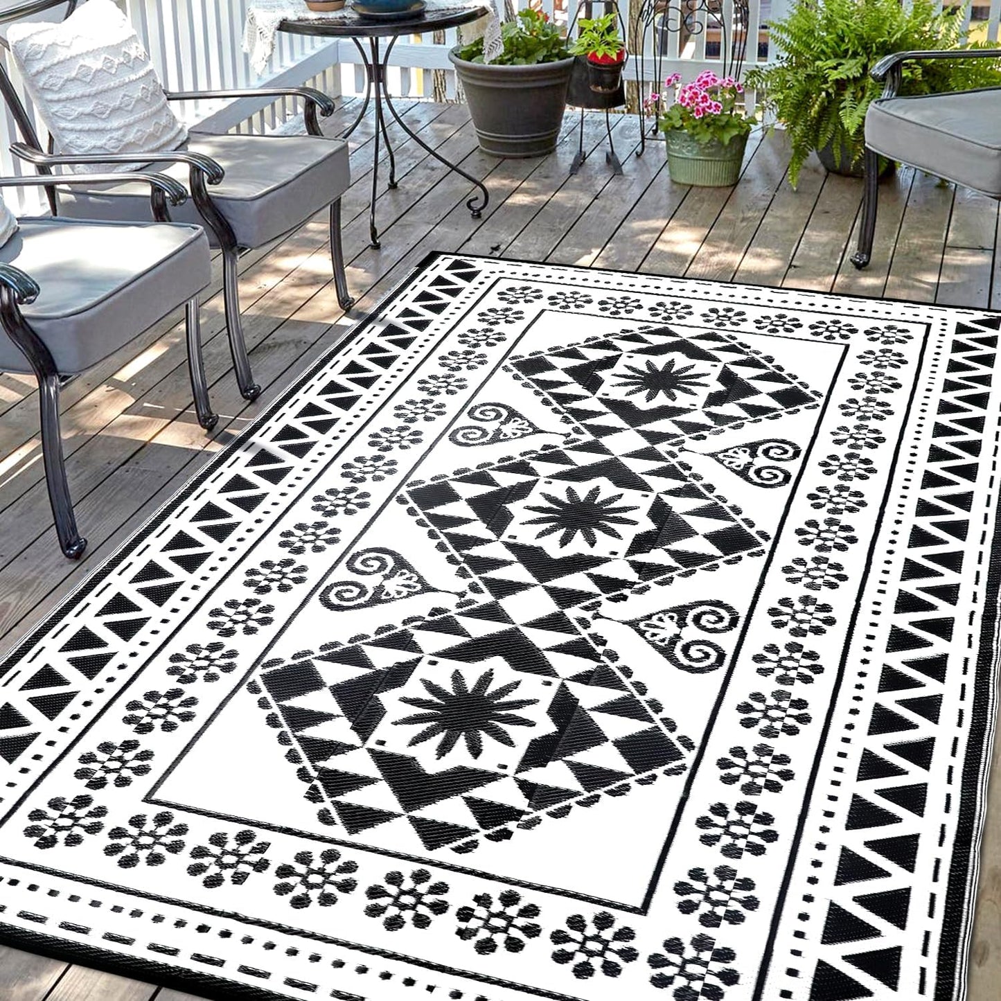 Waterproof Outdoor Rug 6x9ft, Reversible Plastic Straw Mat Rugs for Patio RV Deck Porch Backyard Balcony Camping Picnic Beach Indoor Outdoor Carpet, Black&White