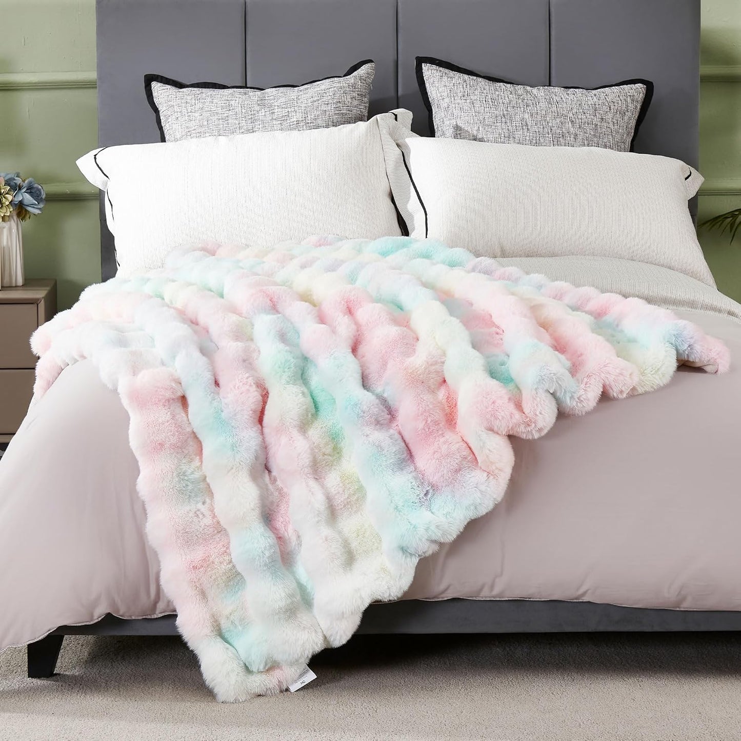 DREAMNINE Large Colorful Soft Fluffy Bubble Faux Rabbit Fur Blanket Queen Size 80" x 90", Luxury Double Sided Big Thick Fuzzy Bed Blankets, Cute Warm Cozy Plush Comfy Furry Blanket for Winter, Rainbow