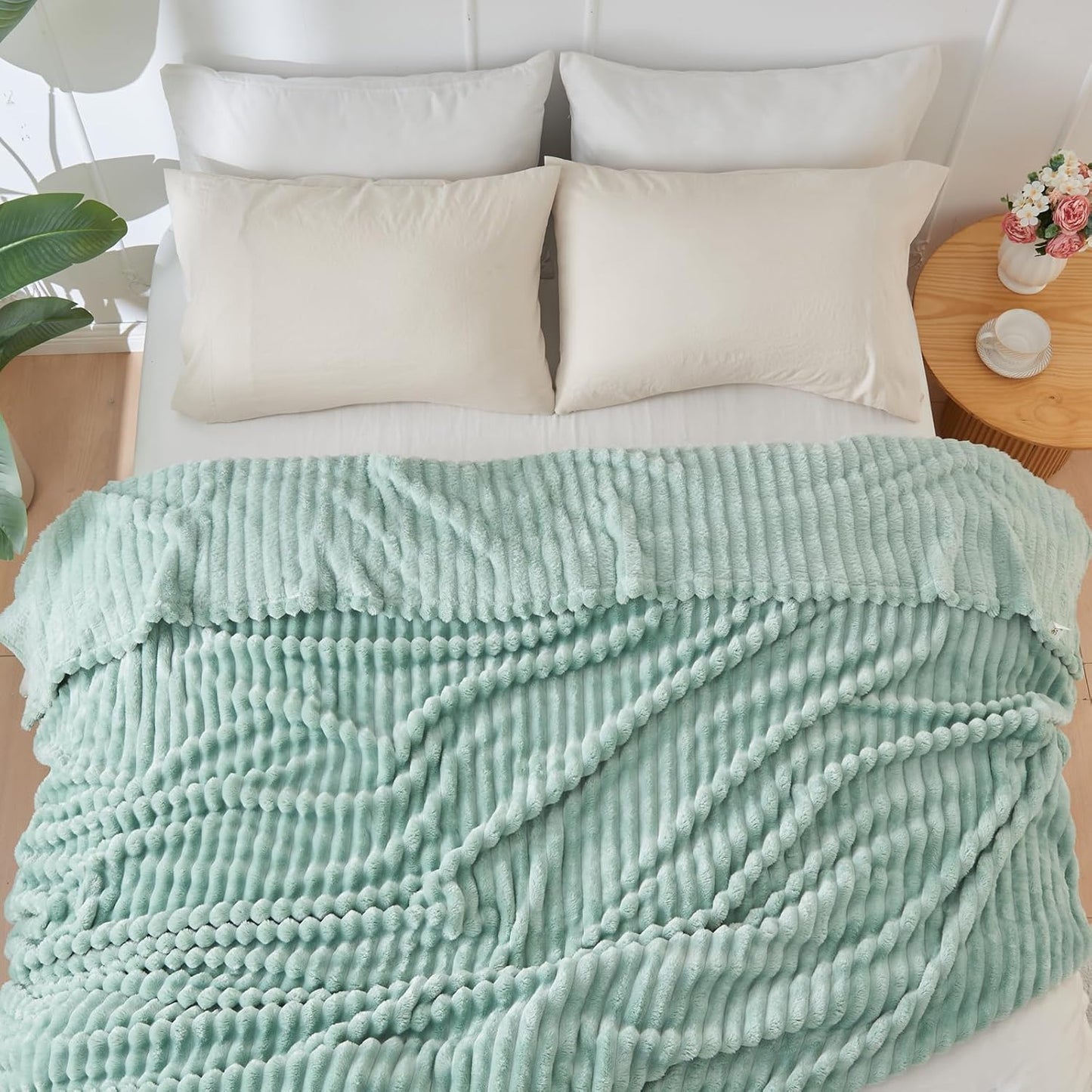 NEWCOSPLAY Super Soft King Blanket New Sage Green Premium Silky Flannel Fleece 3D Ribbed Jacquard Lightweight Bed Blanket All Season Use (New Sage Green Ribbed, King(90"x110"))