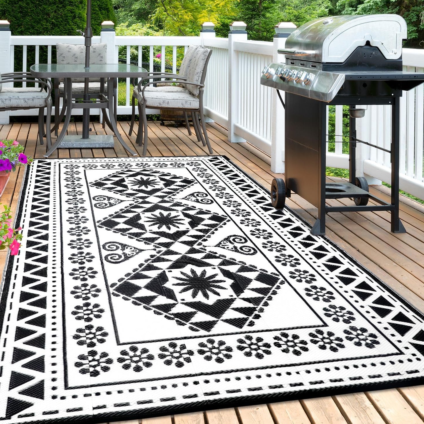 Waterproof Outdoor Rug 6x9ft, Reversible Plastic Straw Mat Rugs for Patio RV Deck Porch Backyard Balcony Camping Picnic Beach Indoor Outdoor Carpet, Black&White