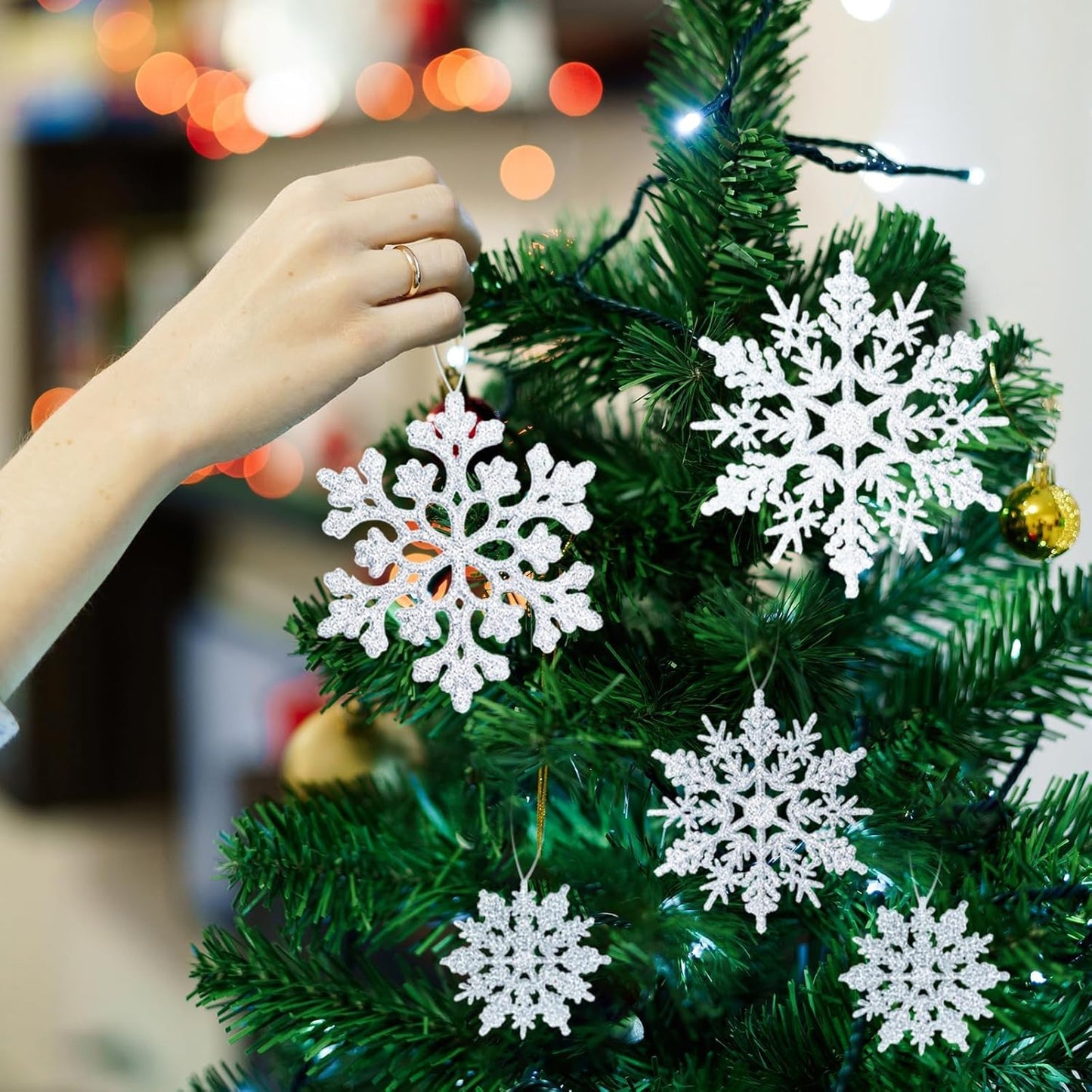 36pcs Christmas Silver Snowflake Ornaments Plastic Glitter Snow Flakes Ornaments for Winter Christmas Tree Decorations Size Varies Craft Snowflakes