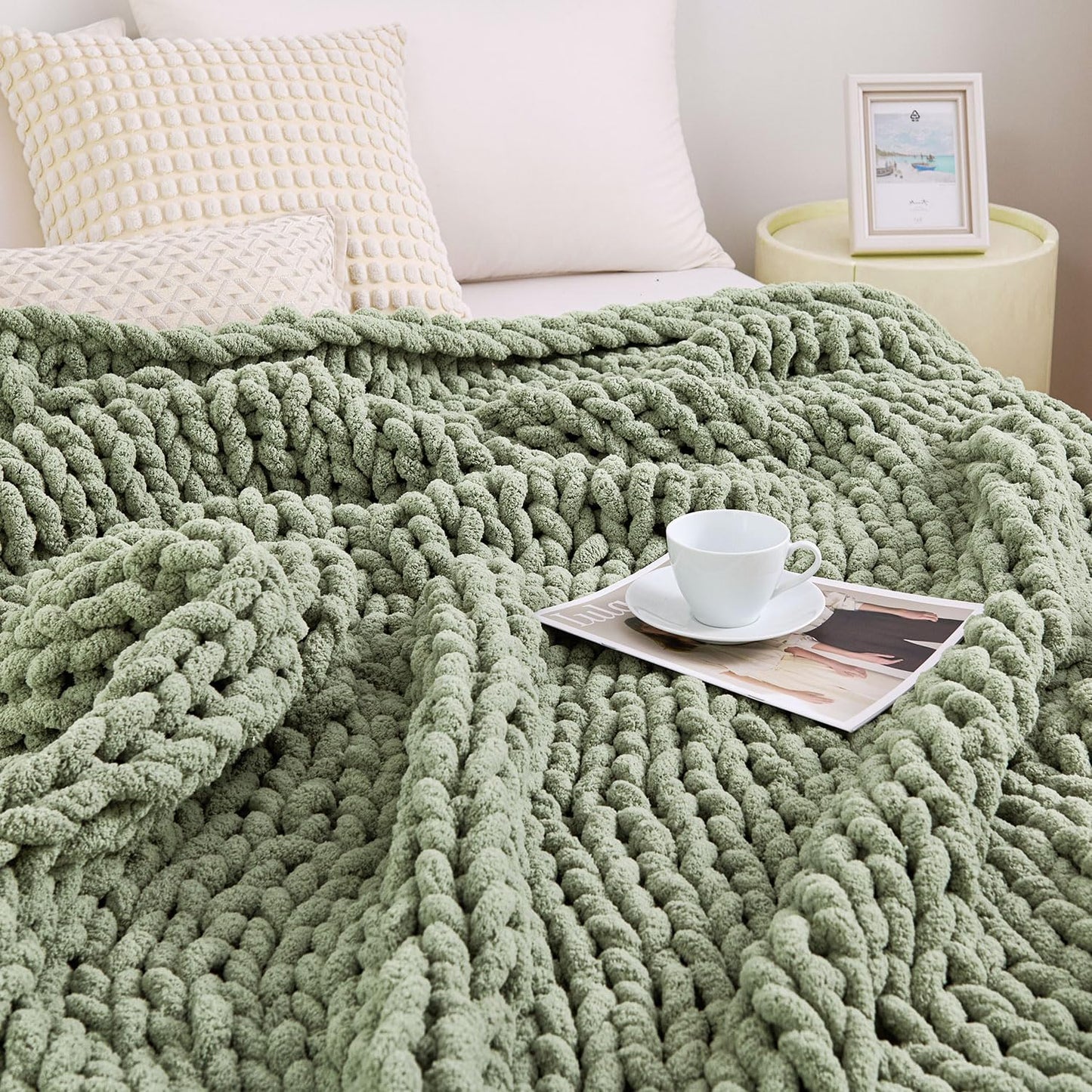 Admitrack Chunky Knit Blanket Throw, 100% Hand Knit Chenille Throw Blanket for Sofa & Home Decor, Soft and Cozy Knitted Throw Blankets (Sage Green，40"x50")