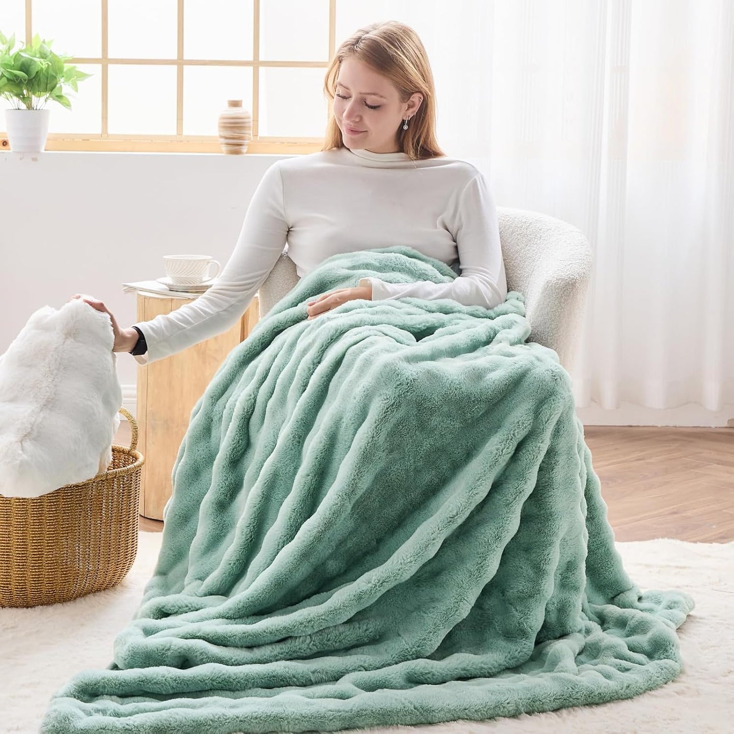 NEWCOSPLAY Faux Fur Throw Blanket Sage Green Bubble Blanket Thick Warm Soft for Couch Sofa Bed 550GSM (New Sage Green, Throw(50"x60"))