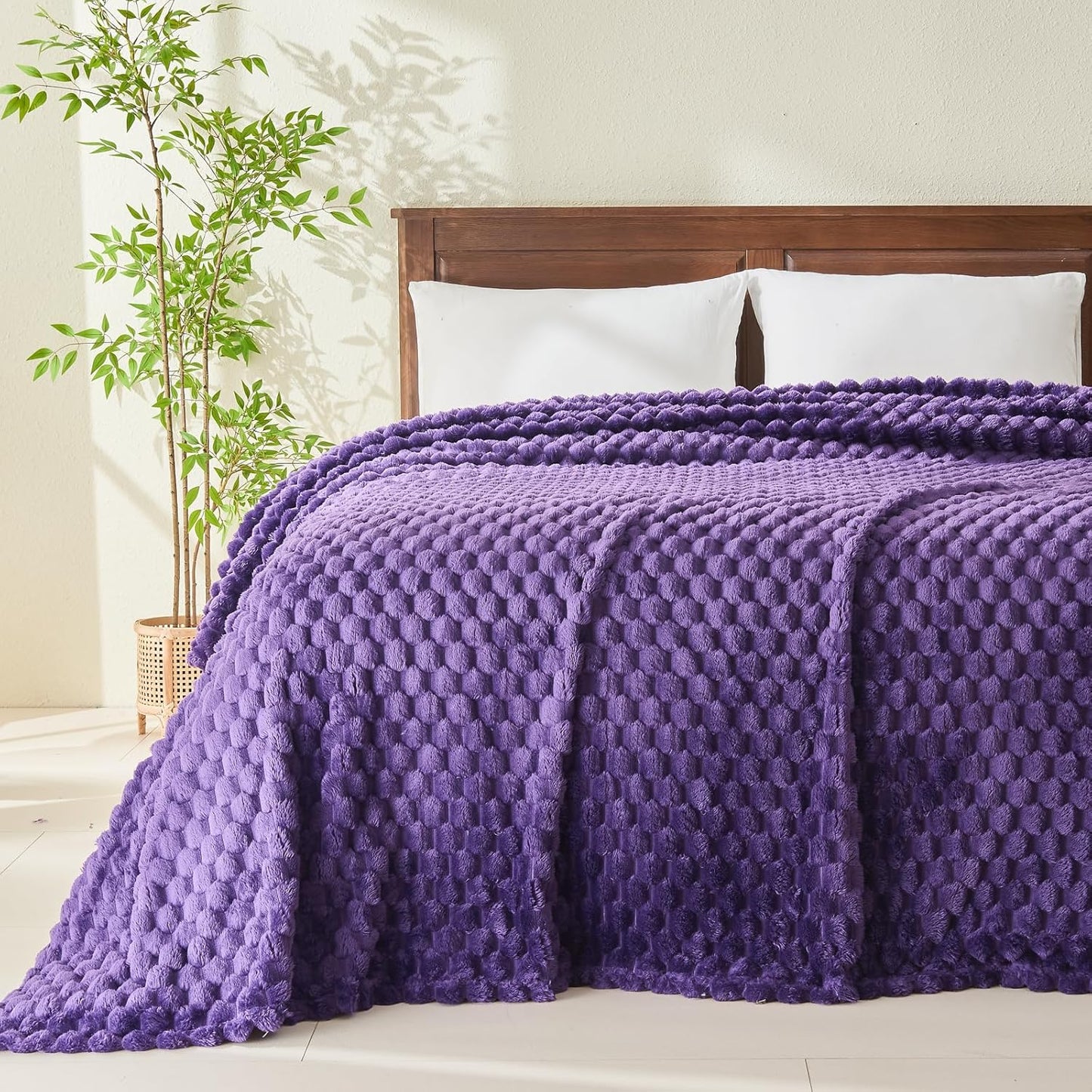 NEWCOSPLAY Super Soft King Blanket Purple Premium Silky Flannel Fleece 3D Clouds Stylish Jacquard Lightweight Bed Blanket All Season Use 350GSM (Purple, King(90"x110"))