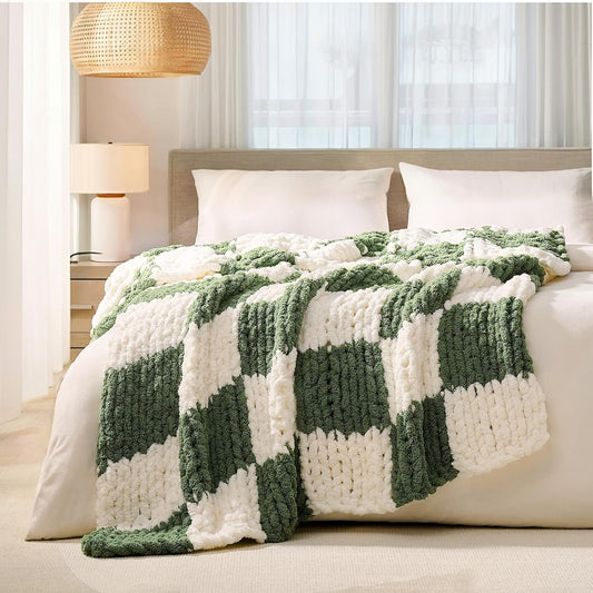 L'AGRATY Chunky Knit Blanket Throw: 50''x60'' Chenille Chunky Knitted Throw Blankets for Bed Couch - Handmade Thick Cable Knit Blanket - Large Crochet Rope Blankets for Home Decor(Green Checkered)