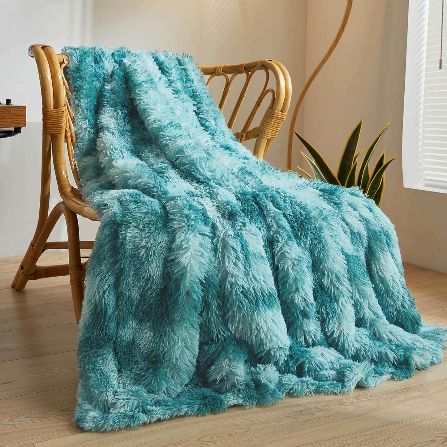 XeGe Tie Dye Plush Faux Fur Throw, Teal Soft 50x60 Shaggy Furry Blanket, Turquoise Fluffy Velvet Couch Throw, Comfy Ombre Fuzzy Lap Blanket for Bedroom Living Room Car Tie Dye Teal