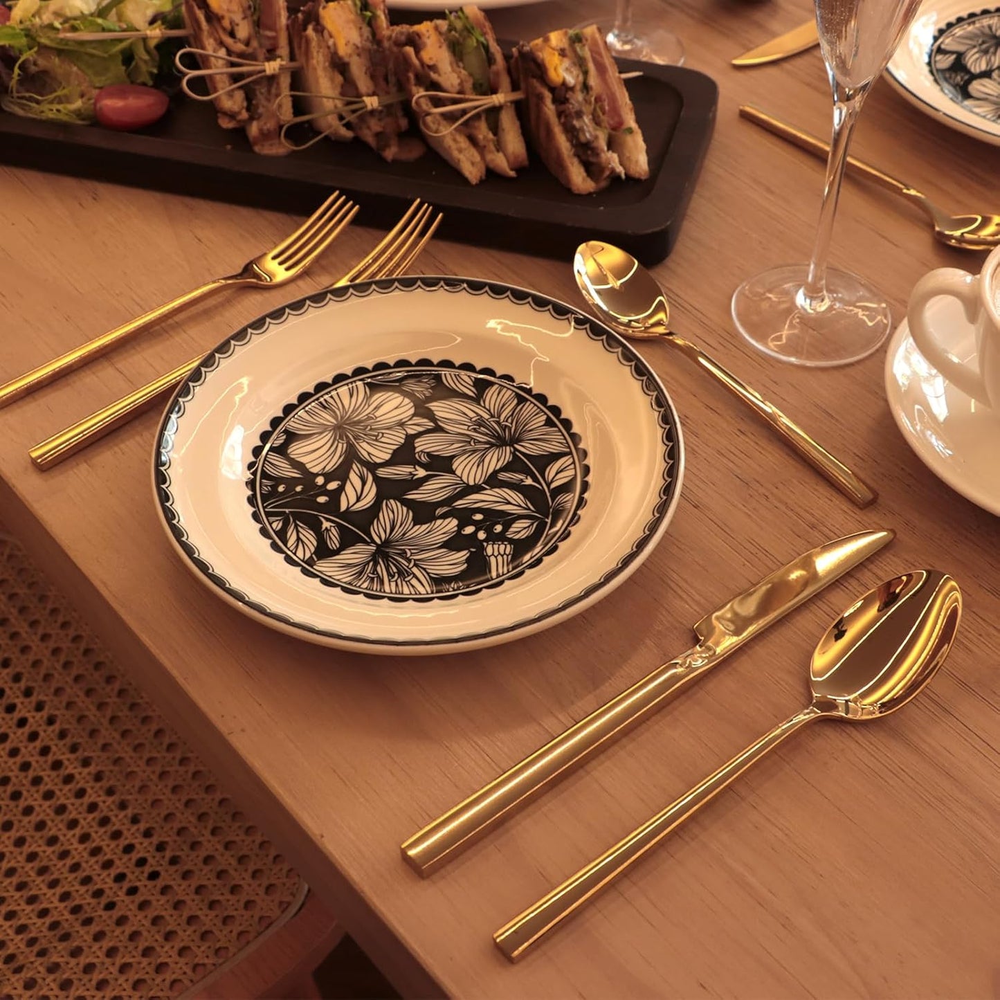 Stainless Steel Flatware Set Hand Forged 18/10 Silverware Set Cutlery Set Gold Cuboid Handle Mirror Finished 20 Pieces Service for 4