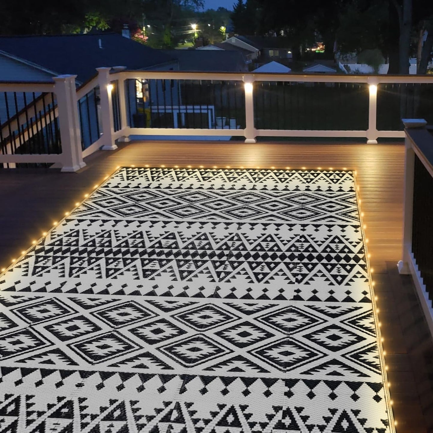 8x10ft Waterproof Outdoor Rug with LED Lights, Bohemia Reversible Plastic Straw Mat for Patio RV Camping Picnic Balcony Beach Deck Indoor Outdoor Carpet, Black&White