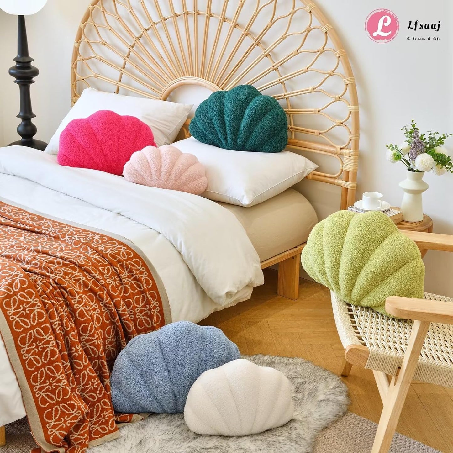 Pink Seashell Throw Pillows, Shell Shaped Throw Pillows, 13 Inch Soft Home Decorative Pillow Plush Cushion for Bed Couch Living Sofa Room Decor Accent Throw Pillow