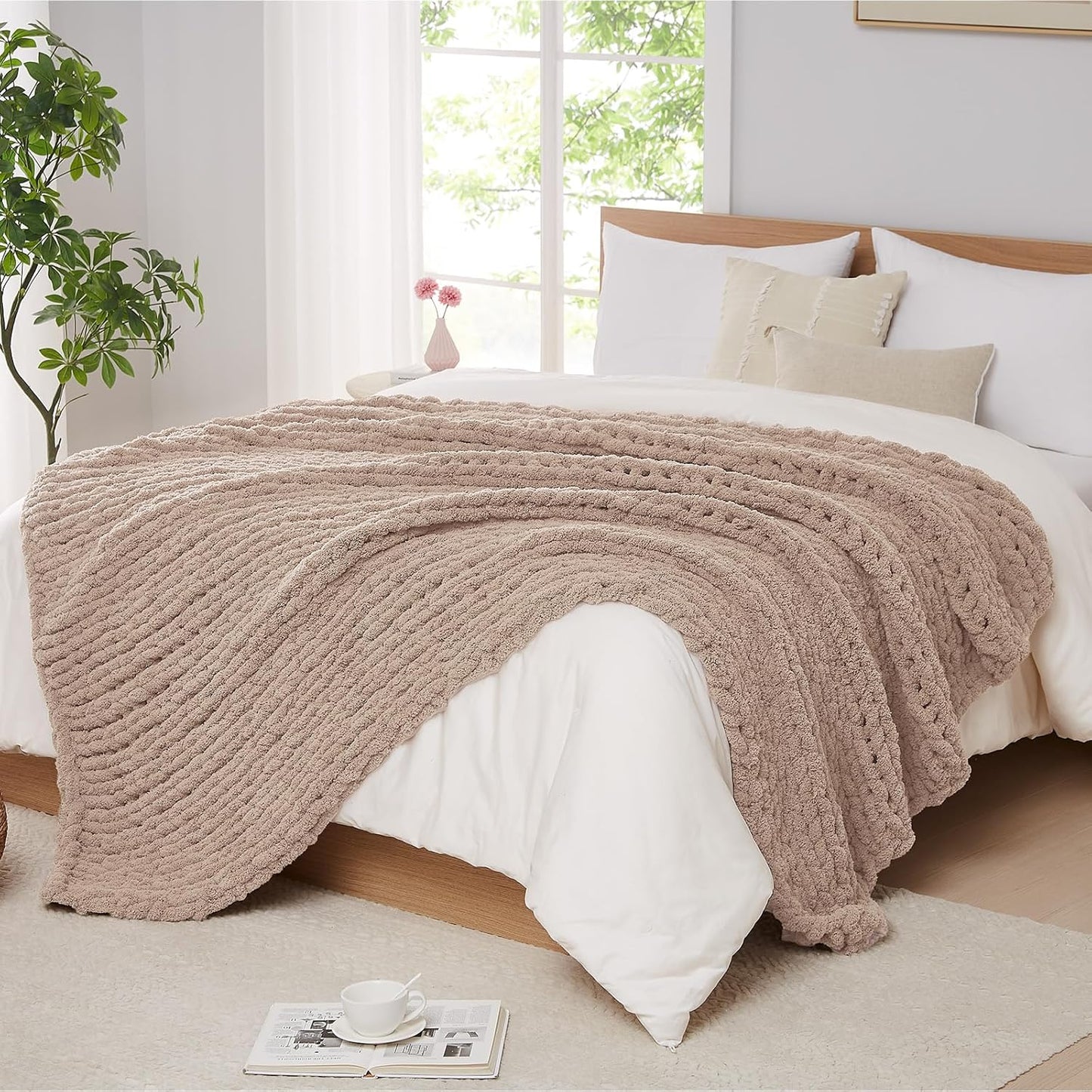 L'AGRATY Chunky Knit Blanket Throw: 50''x60'' Chenille Chunky Knitted Throw Blanket for Bed Couch - Handmade Thick Big Cable Knit Blanket - Large Crochet Rope Blanket for Home Decor(Light Taupe)