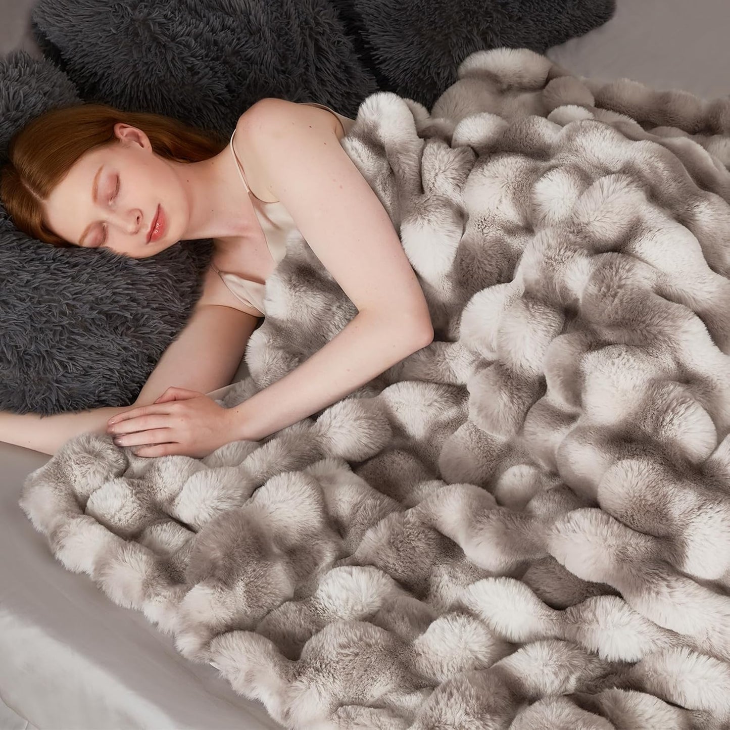 Touchat Luxury 1000GSM Rabbit Faux Fur Blanket, Super Heavy Warm Cozy Brown Blankets for Couch Bed Sofa, Ruched Plush Fuzzy Elegant Soft Reversible Mink Blanket Living Room Bedroom, 90" x 90"